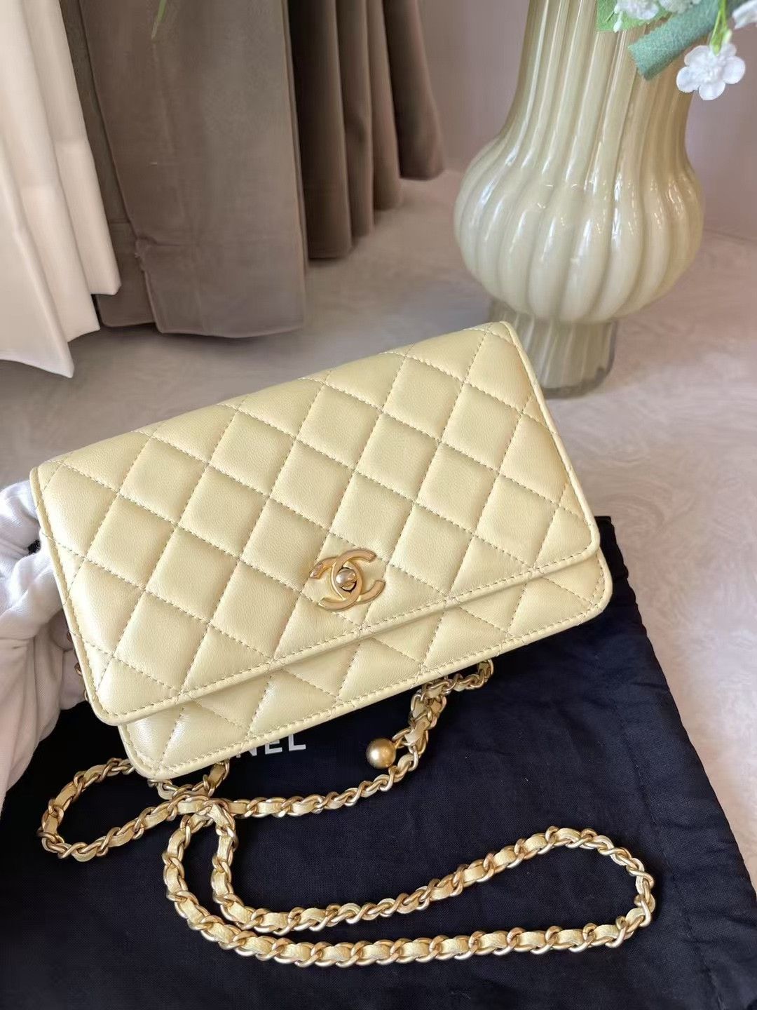Chanel Pre-loved Bag Very good condition Size ONE SIZE - 2 Thumbnail