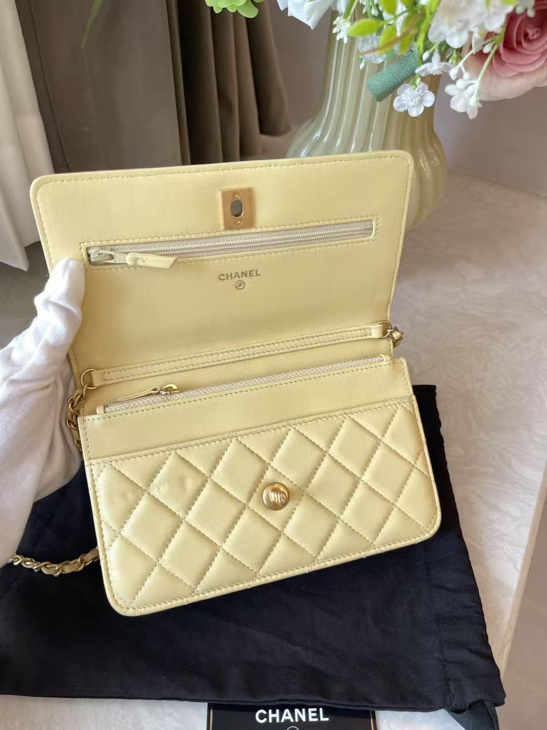 Chanel Pre-loved Bag Very good condition Size ONE SIZE - 6 Thumbnail