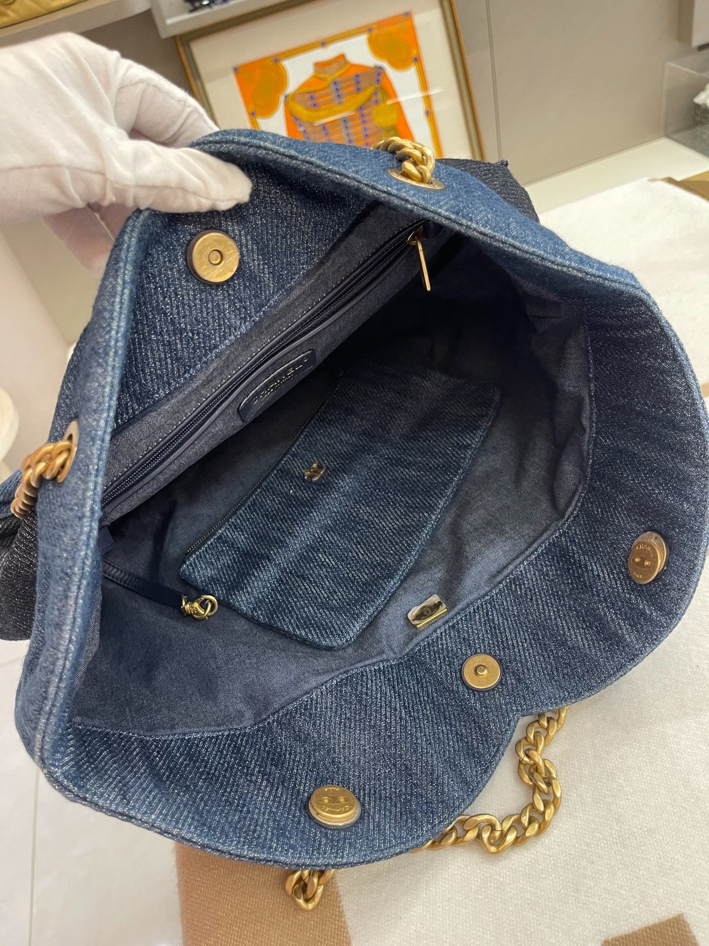 Chanel Pre-loved Bag Very good condition Size ONE SIZE - 9 Thumbnail