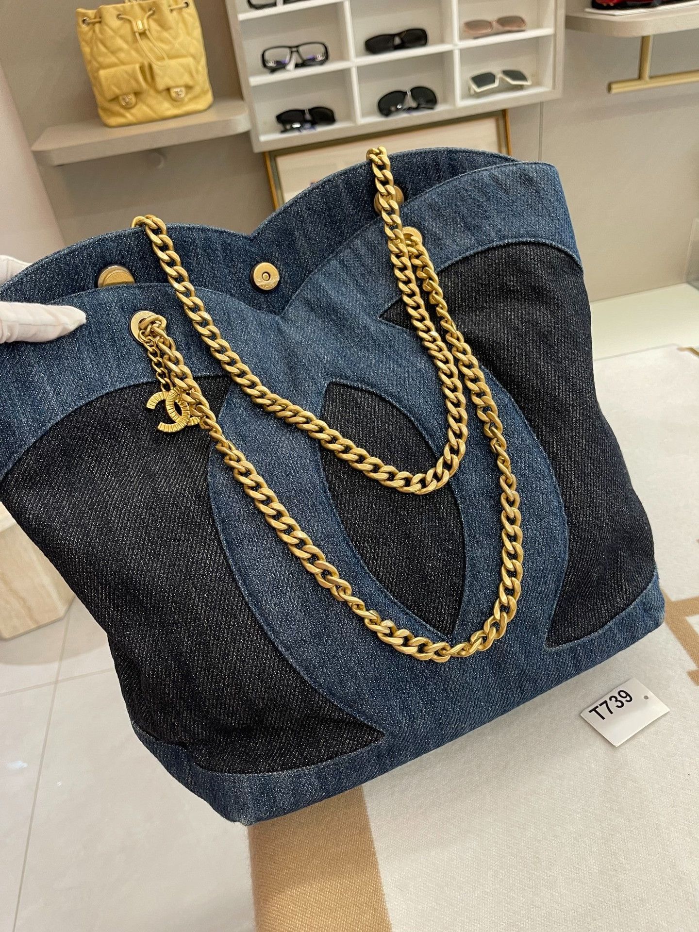 Chanel Pre-loved Bag Very good condition Size ONE SIZE - 5 Thumbnail