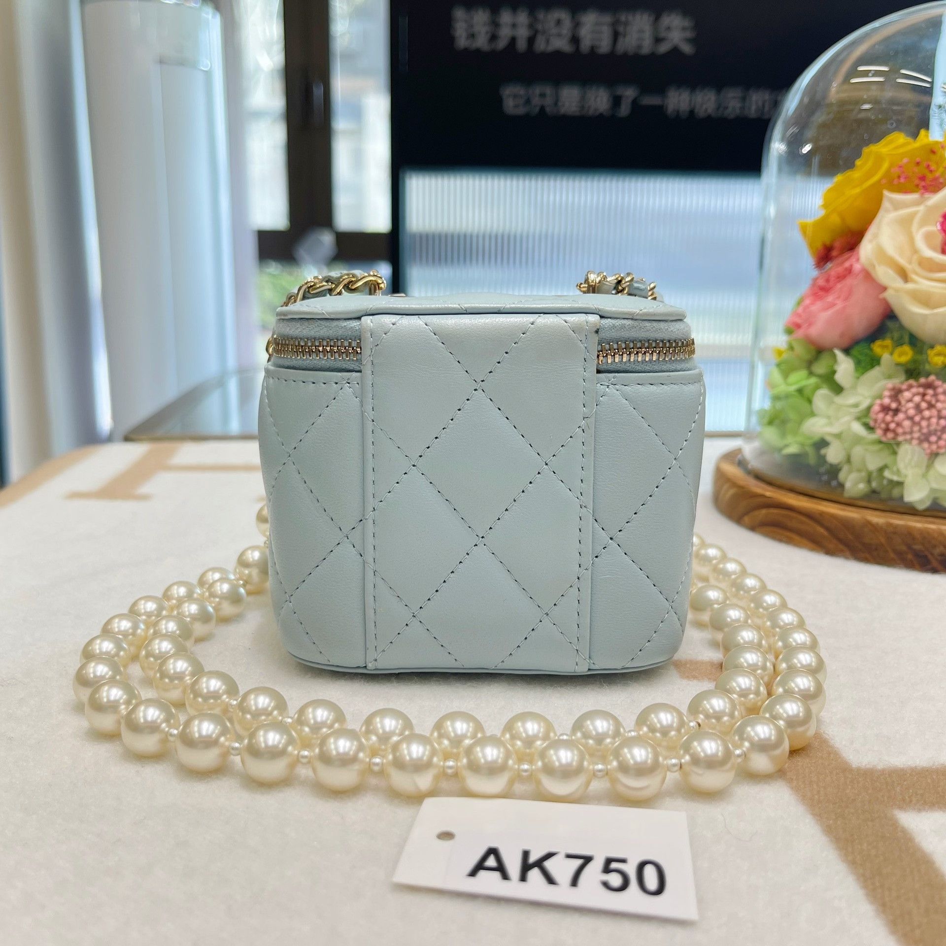 Chanel Pre-loved Bag Very good condition Size ONE SIZE - 5 Thumbnail