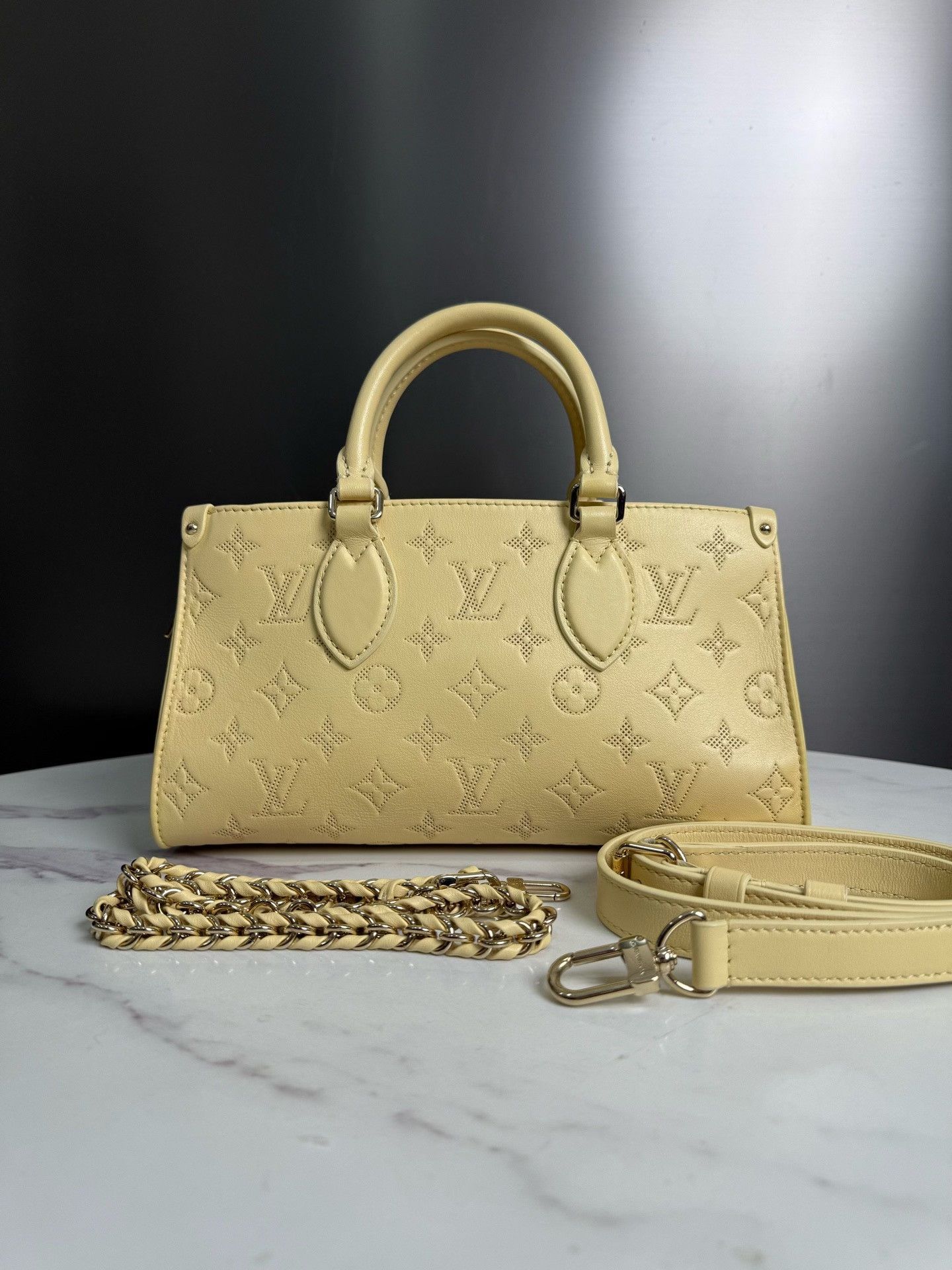 Louis Vuitton Pre-loved Bag Very good condition Size ONE SIZE - 3 Thumbnail
