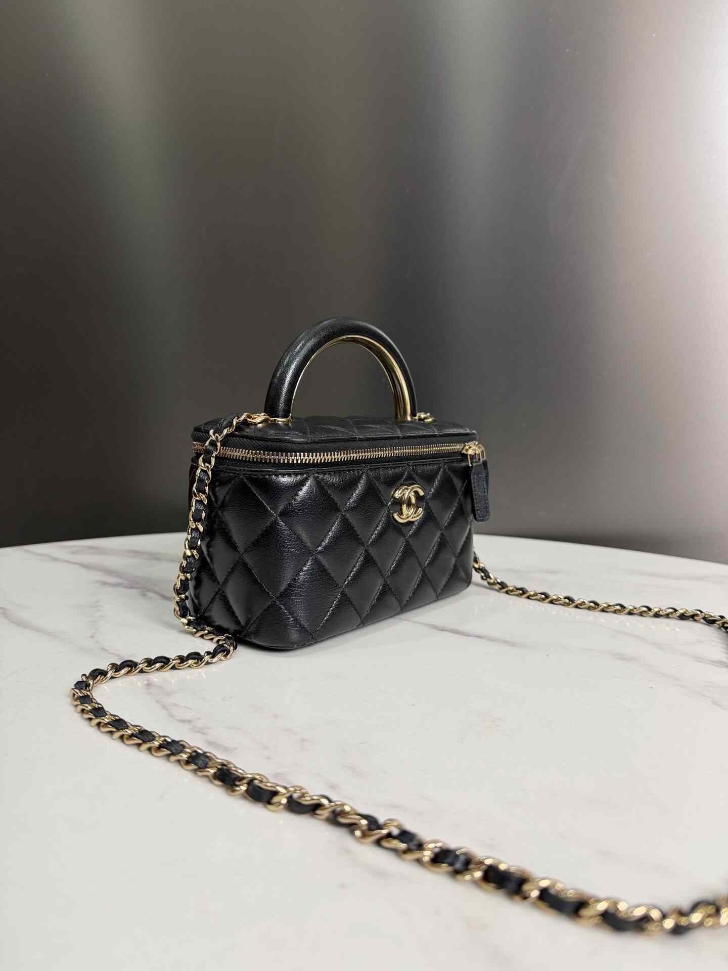 Chanel Pre-loved Bag Very good condition Size ONE SIZE - 2 Thumbnail