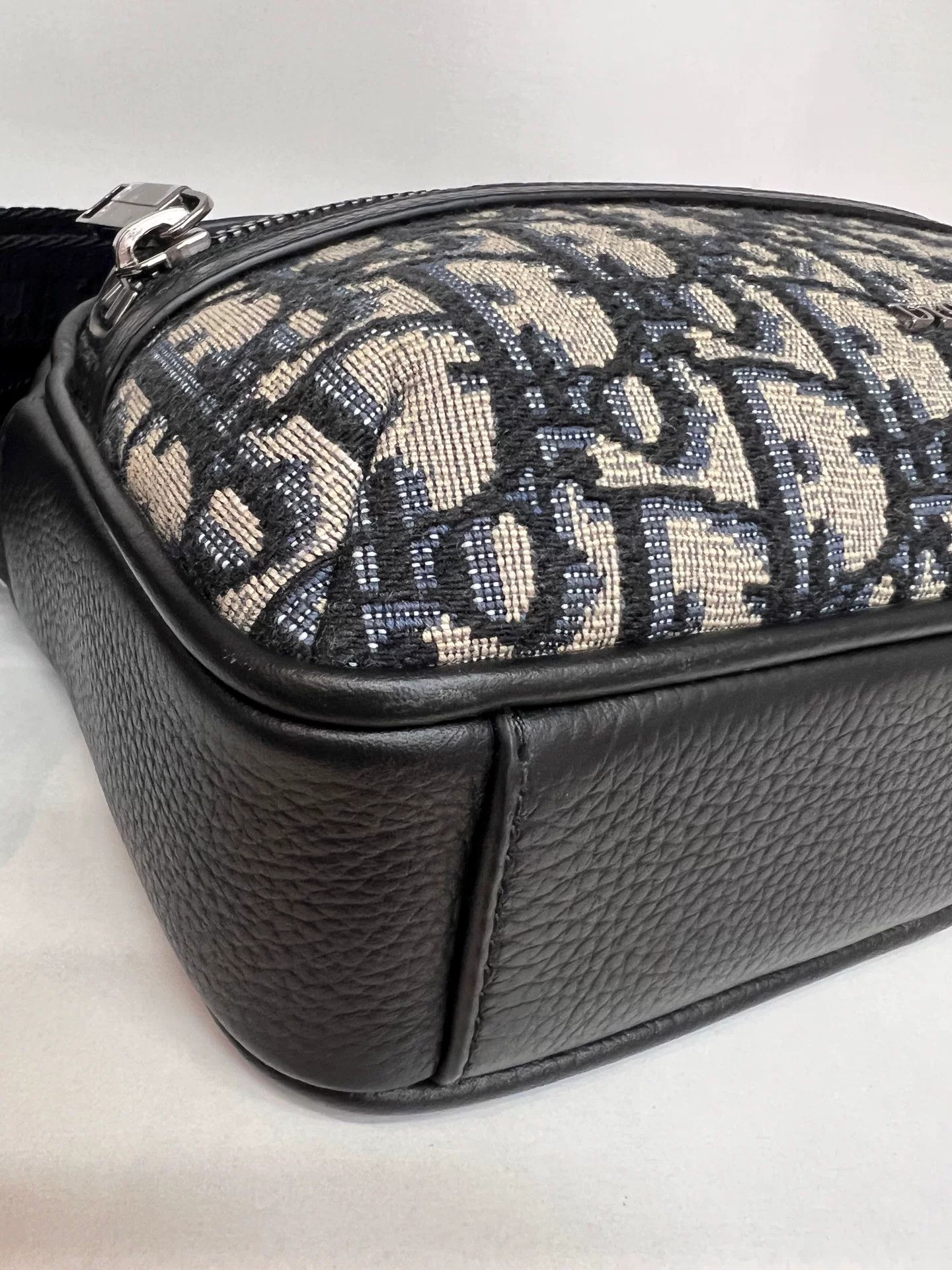 Dior Pre-loved Bag Very good condition Size ONE SIZE - 4 Thumbnail