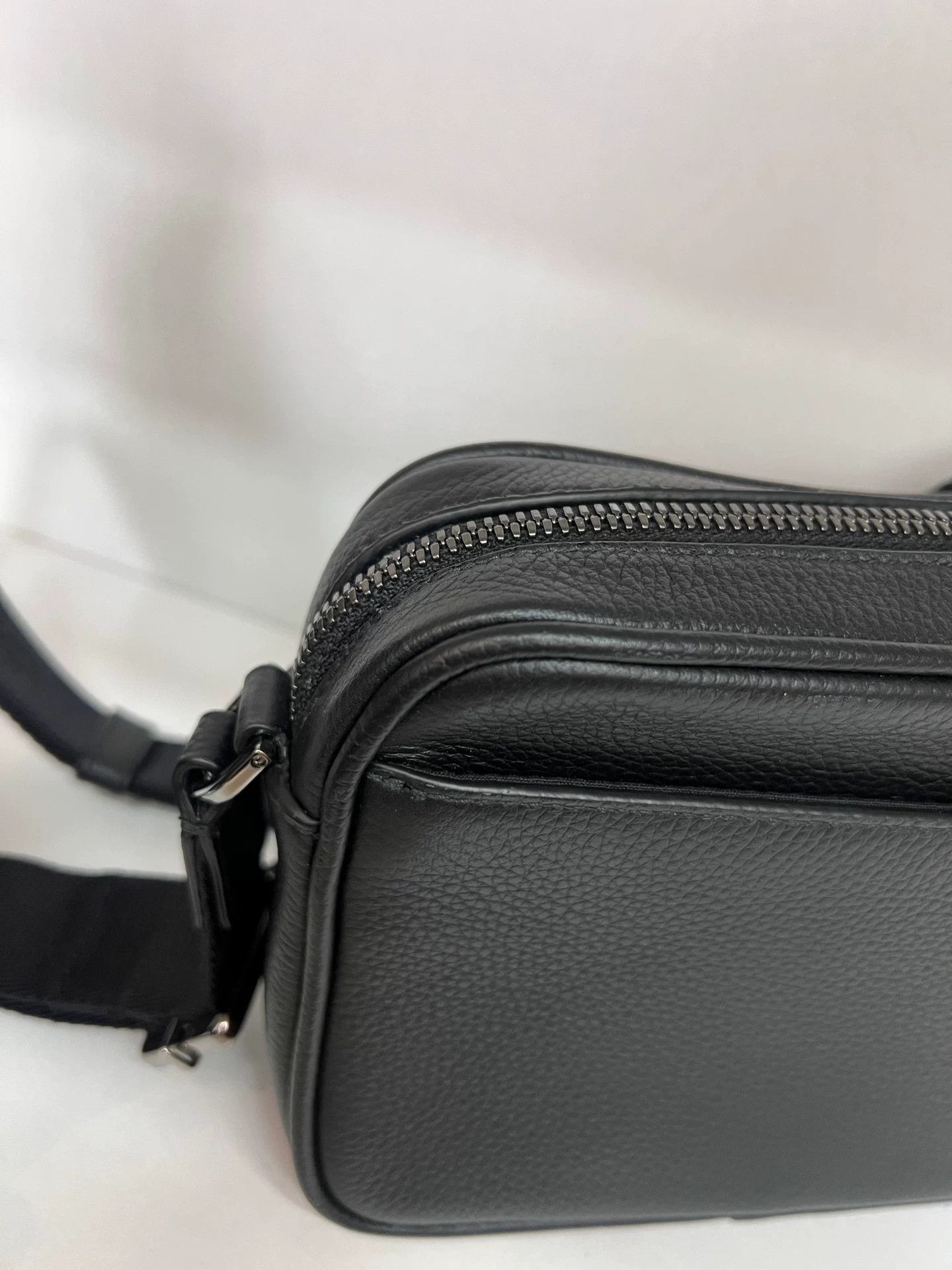 Dior Pre-loved Bag Very good condition Size ONE SIZE - 9 Thumbnail