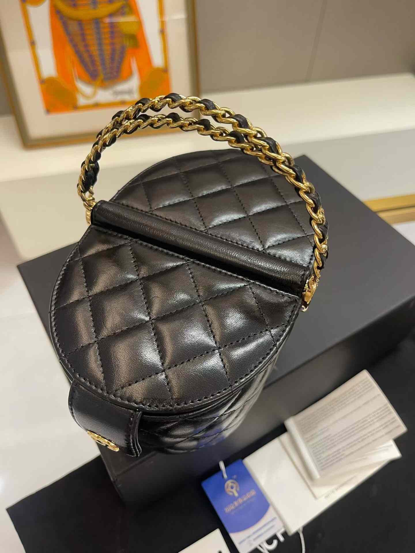 Chanel Pre-loved Bag Very good condition Size ONE SIZE - 7 Thumbnail