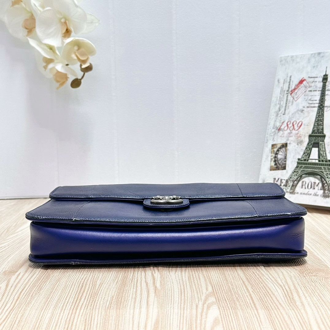 Chanel Pre-loved Bag Very good condition Size ONE SIZE - 4 Thumbnail