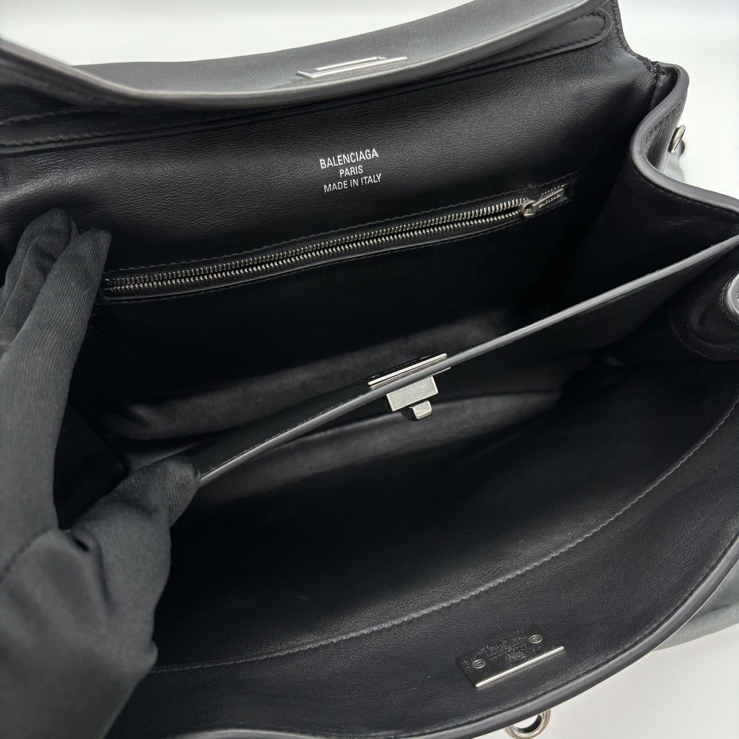 Balenciaga Pre-loved Bag Very good condition Size ONE SIZE - 3 Thumbnail