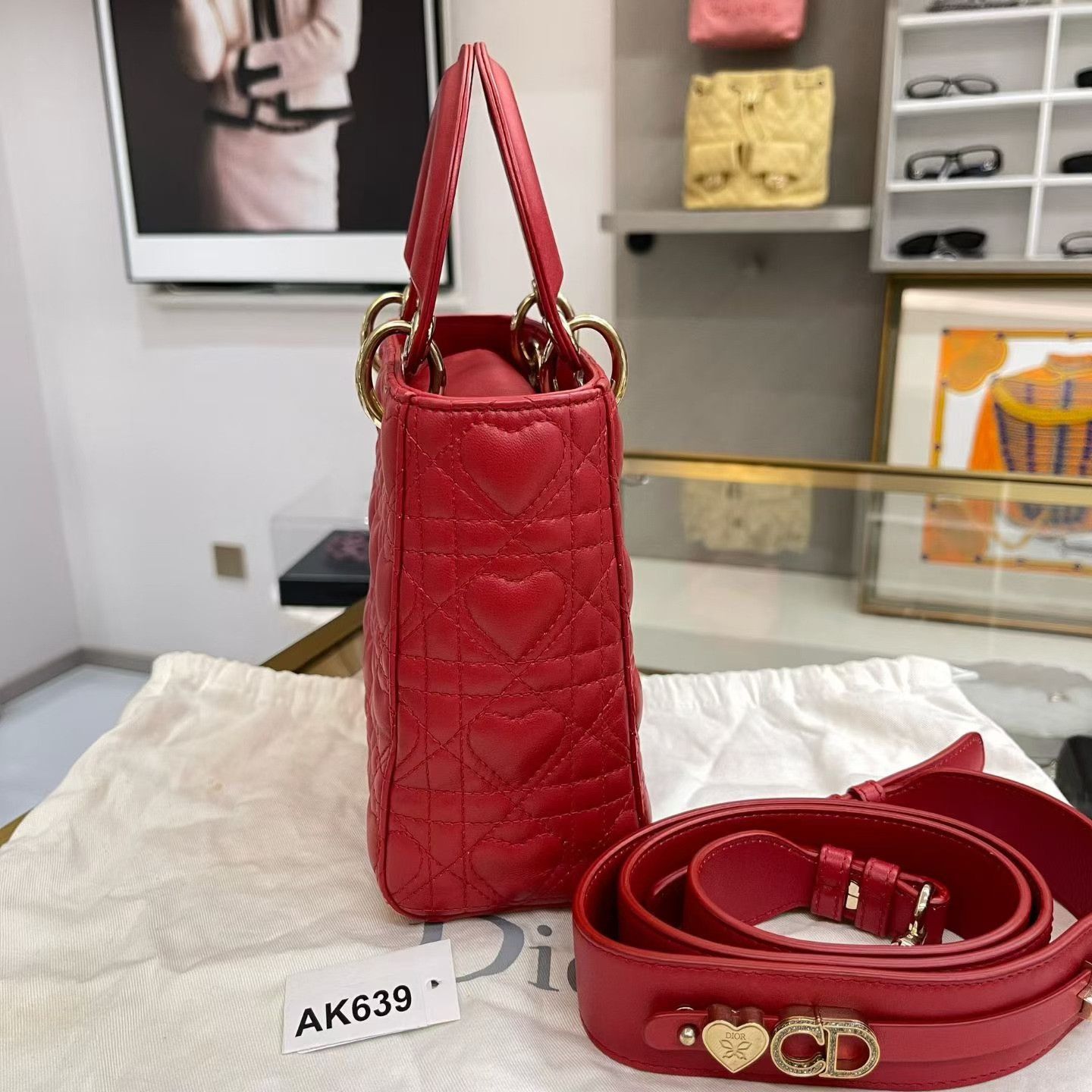 Dior Pre-loved Bag Very good condition Size ONE SIZE - 4 Thumbnail