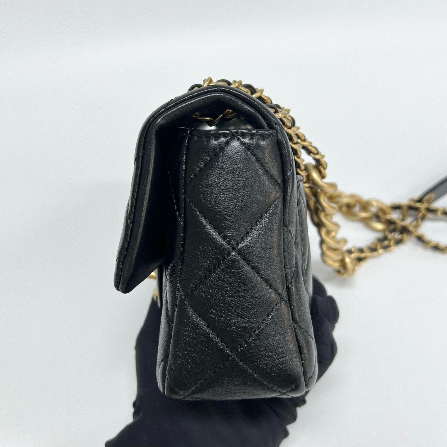 Chanel Pre-loved Bag Very good condition Size ONE SIZE - 6 Thumbnail