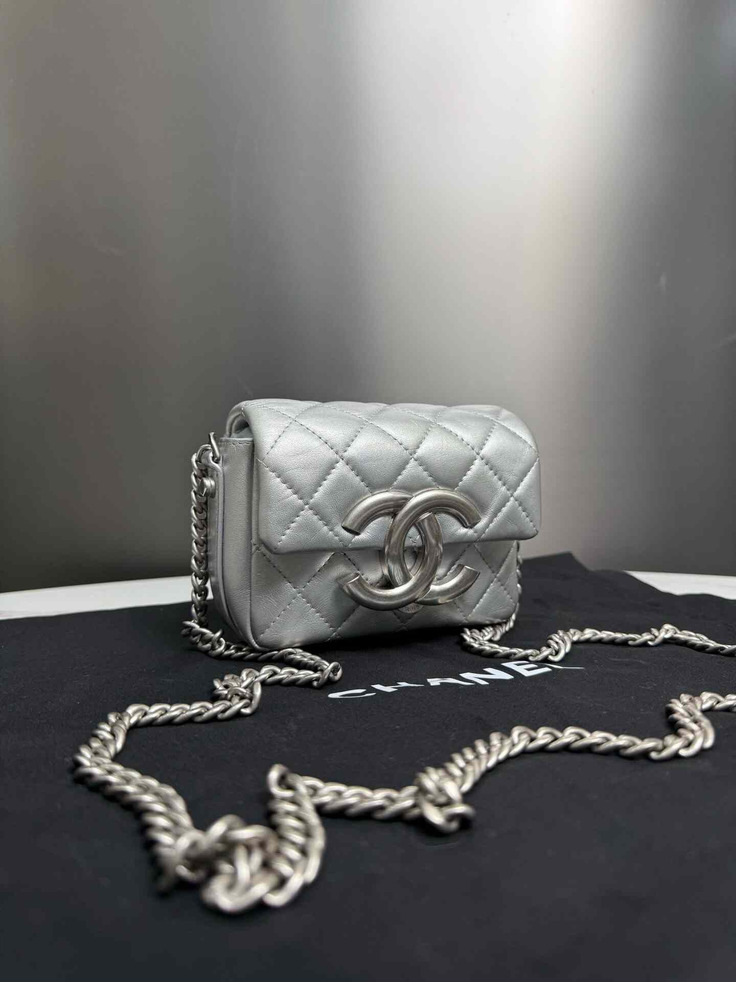 Chanel Pre-loved Bag Very good condition Size ONE SIZE - 2 Thumbnail