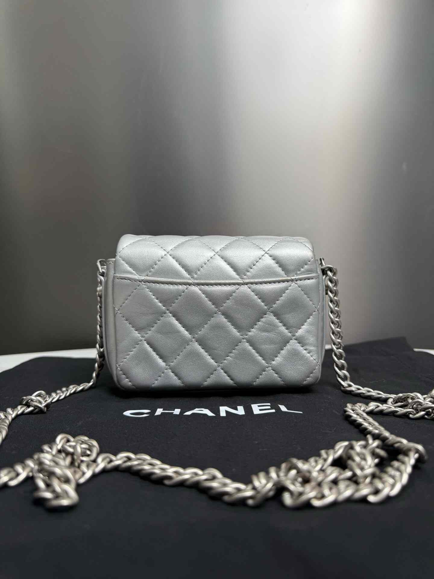 Chanel Pre-loved Bag Very good condition Size ONE SIZE - 3 Thumbnail