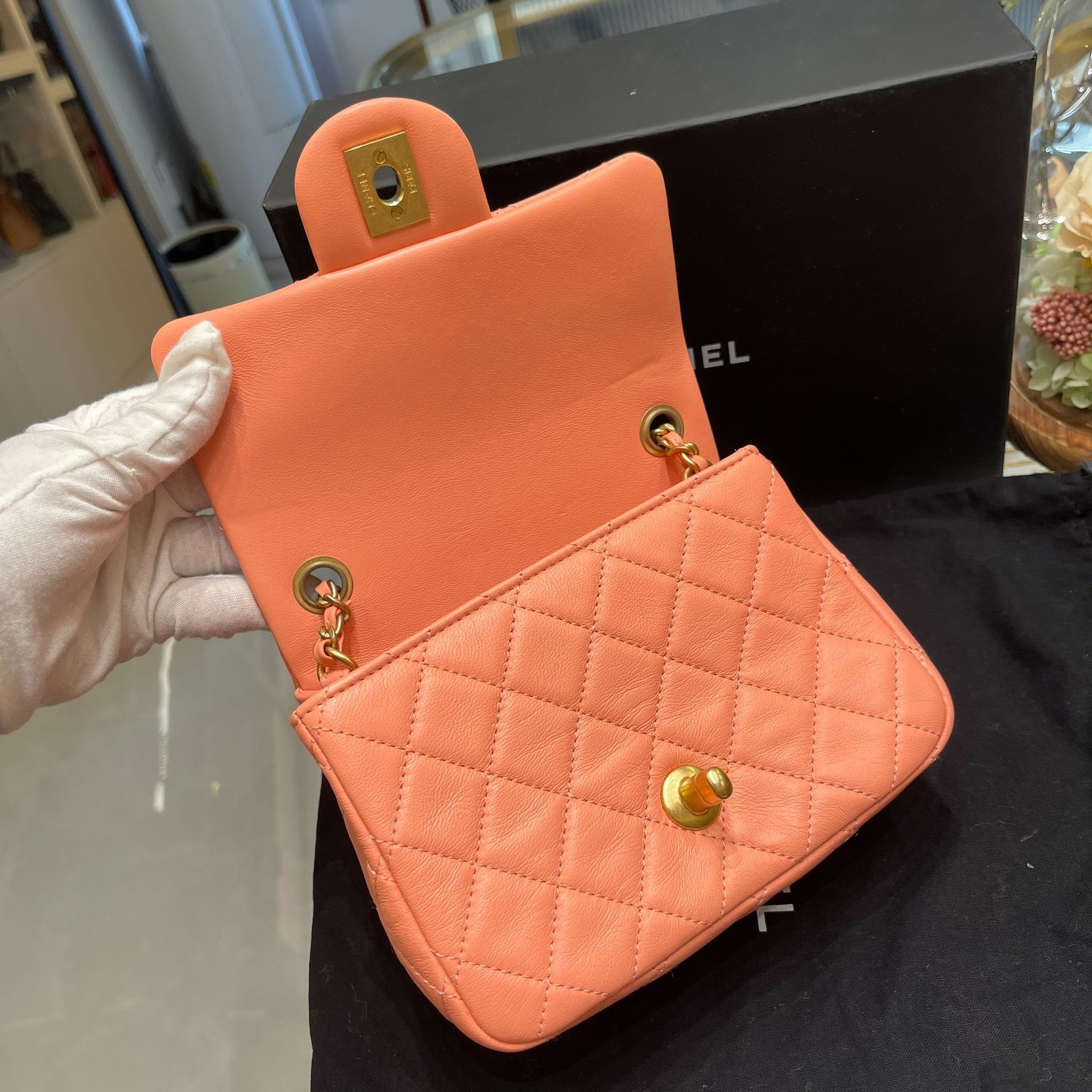 Chanel Pre-loved Bag Very good condition Size ONE SIZE - 7 Thumbnail