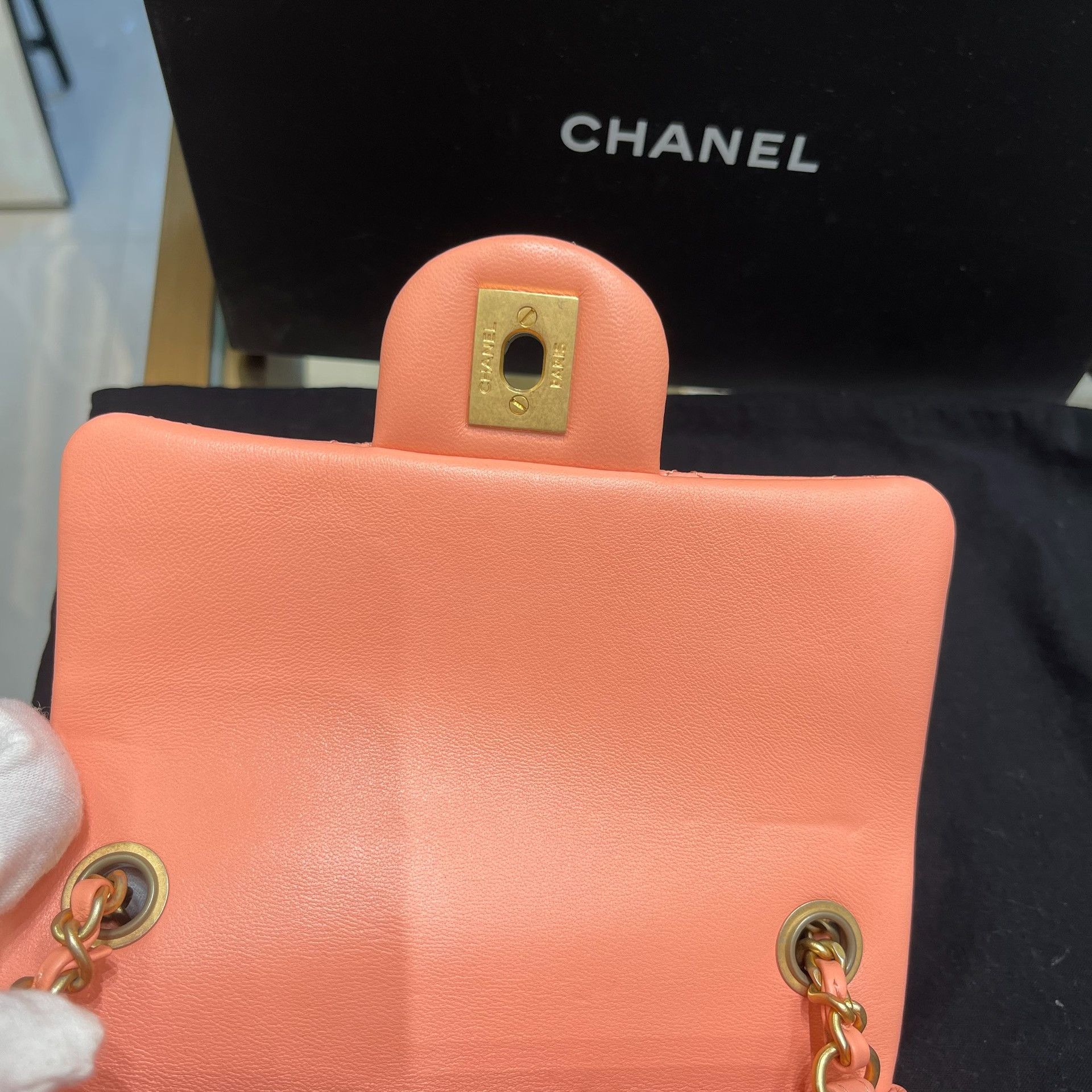 Chanel Pre-loved Bag Very good condition Size ONE SIZE - 9 Thumbnail