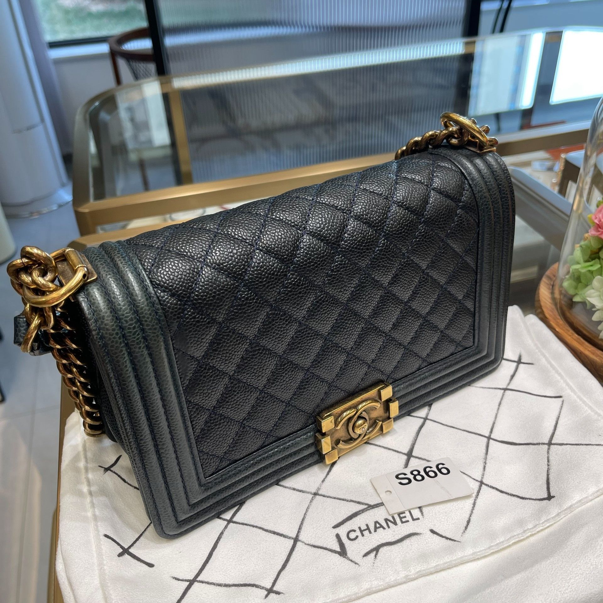 Chanel Pre-loved Bag Very good condition Size ONE SIZE - 5 Thumbnail