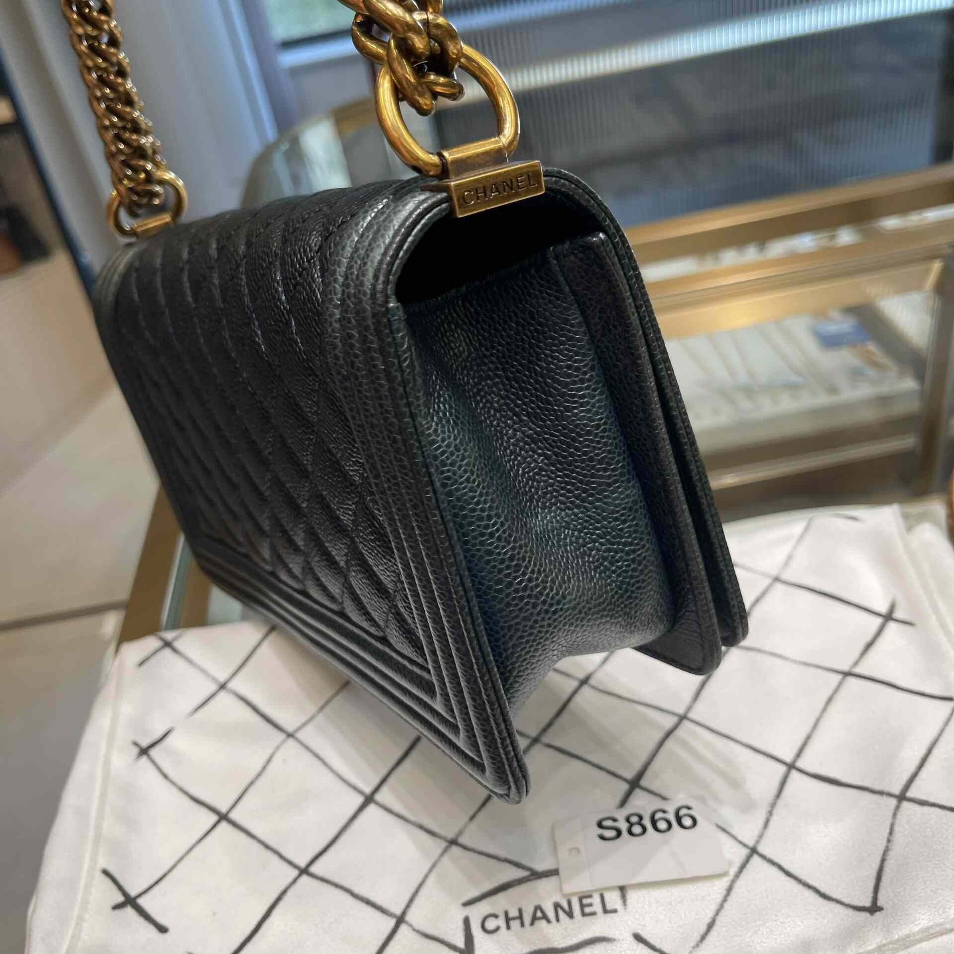 Chanel Pre-loved Bag Very good condition Size ONE SIZE - 4 Thumbnail