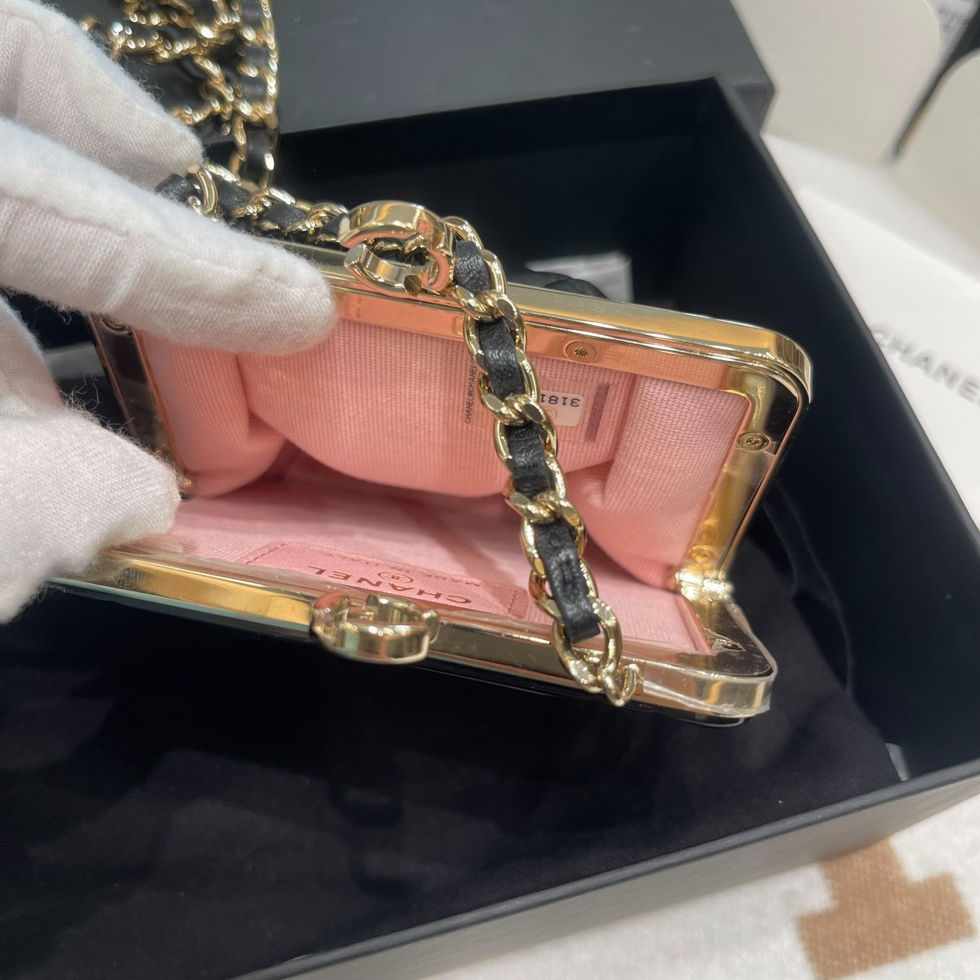 Chanel Pre-loved Bag Very good condition Size ONE SIZE - 7 Thumbnail