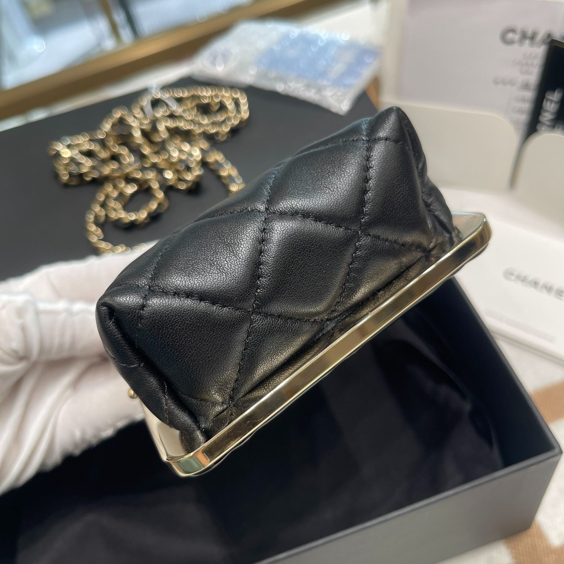Chanel Pre-loved Bag Very good condition Size ONE SIZE - 3 Thumbnail