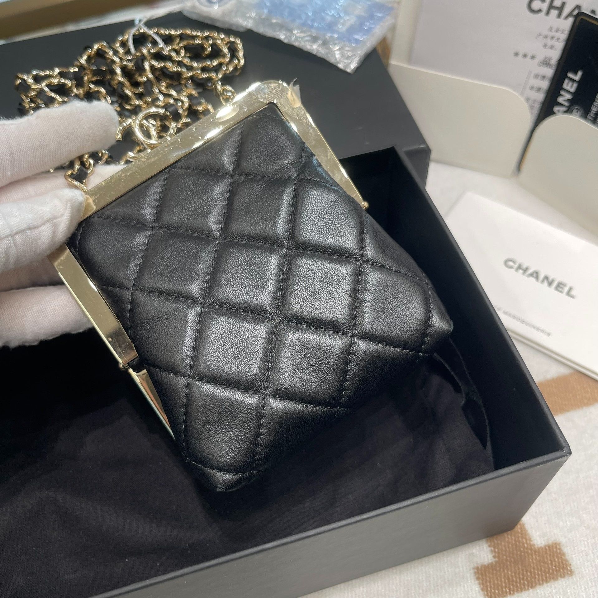 Chanel Pre-loved Bag Very good condition Size ONE SIZE - 2 Thumbnail
