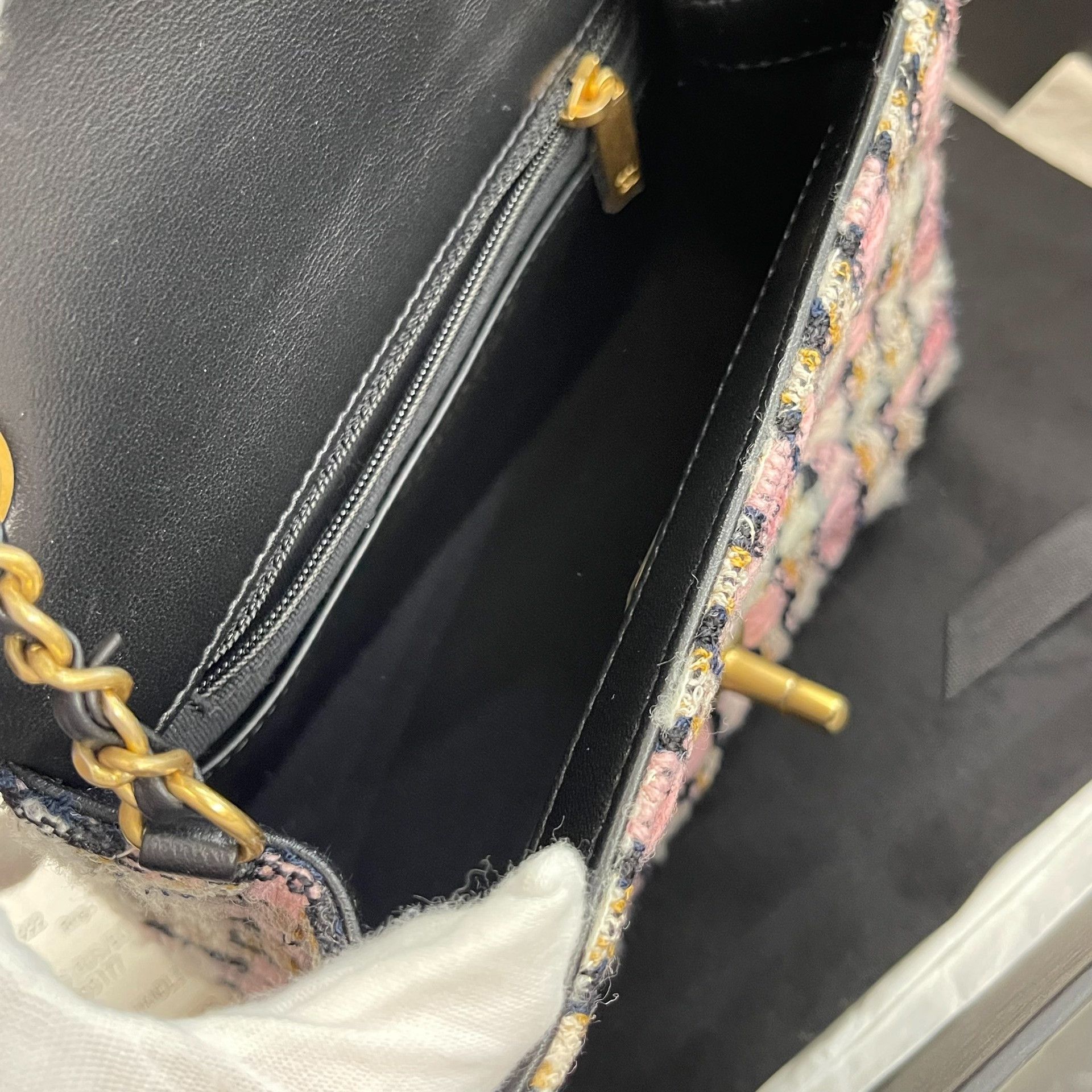 Chanel Pre-loved Bag Very good condition Size ONE SIZE - 8 Thumbnail