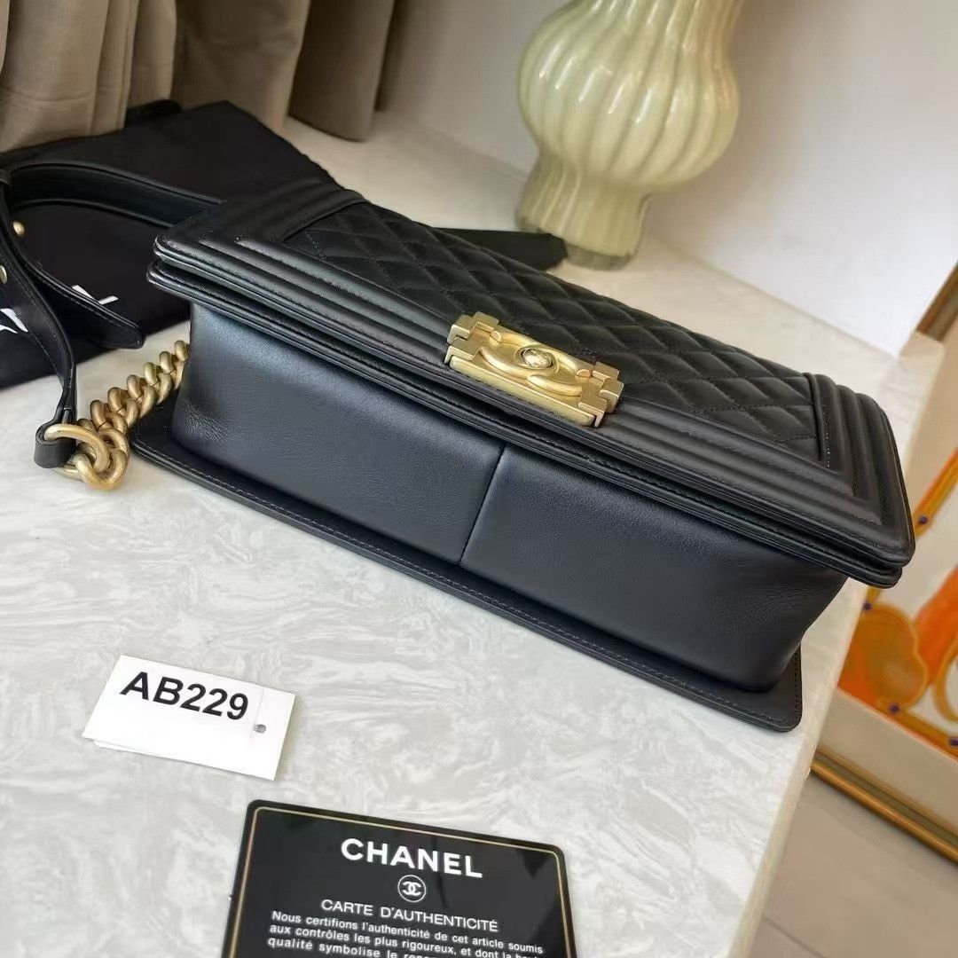 Chanel Pre-loved Bag Very good condition Size ONE SIZE - 5 Thumbnail