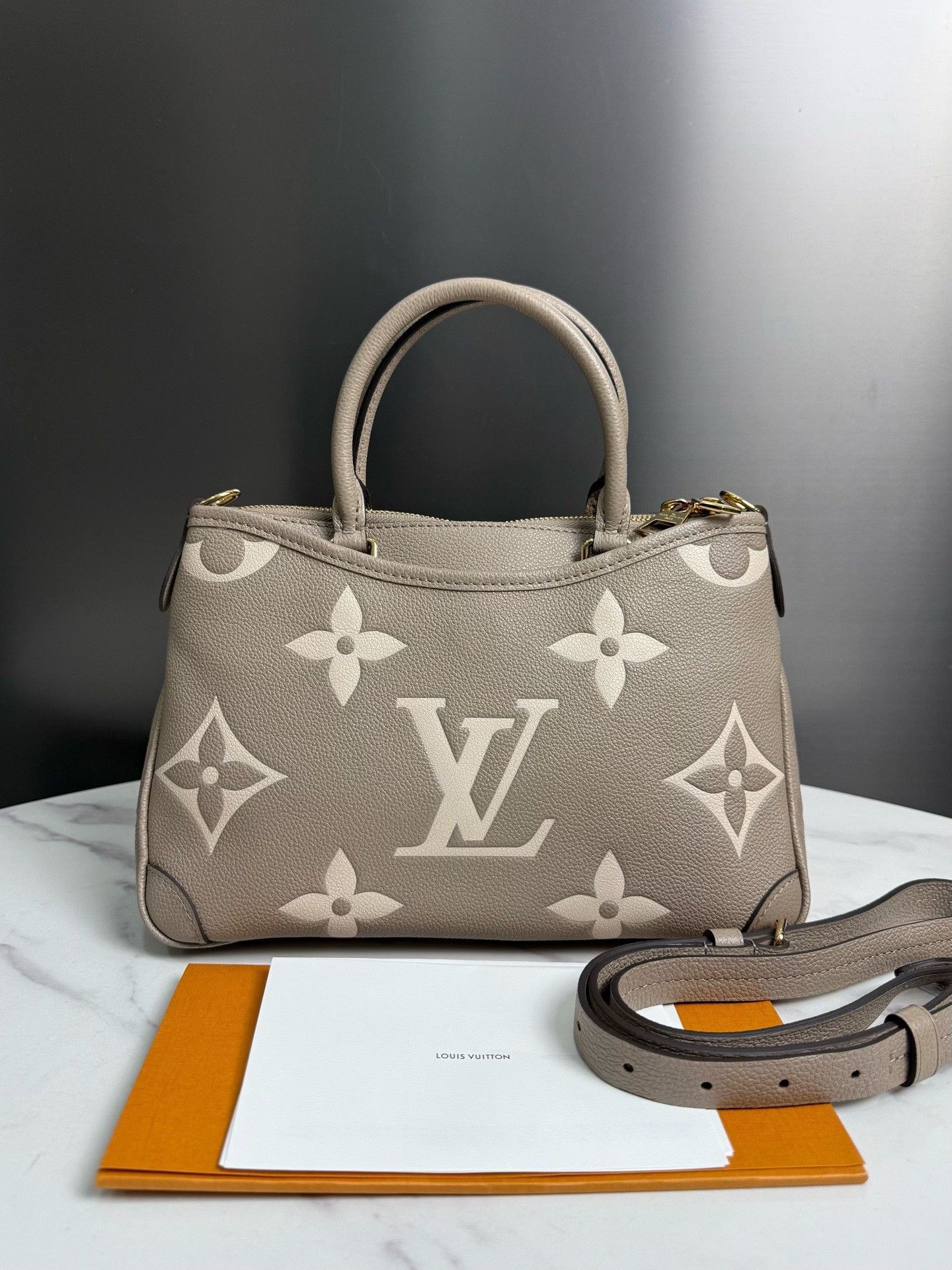 Louis Vuitton Pre-loved Bag Very good condition Size ONE SIZE - 3 Thumbnail