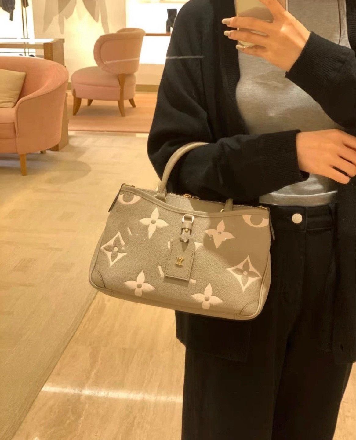 Louis Vuitton Pre-loved Bag Very good condition Size ONE SIZE - 4 Thumbnail