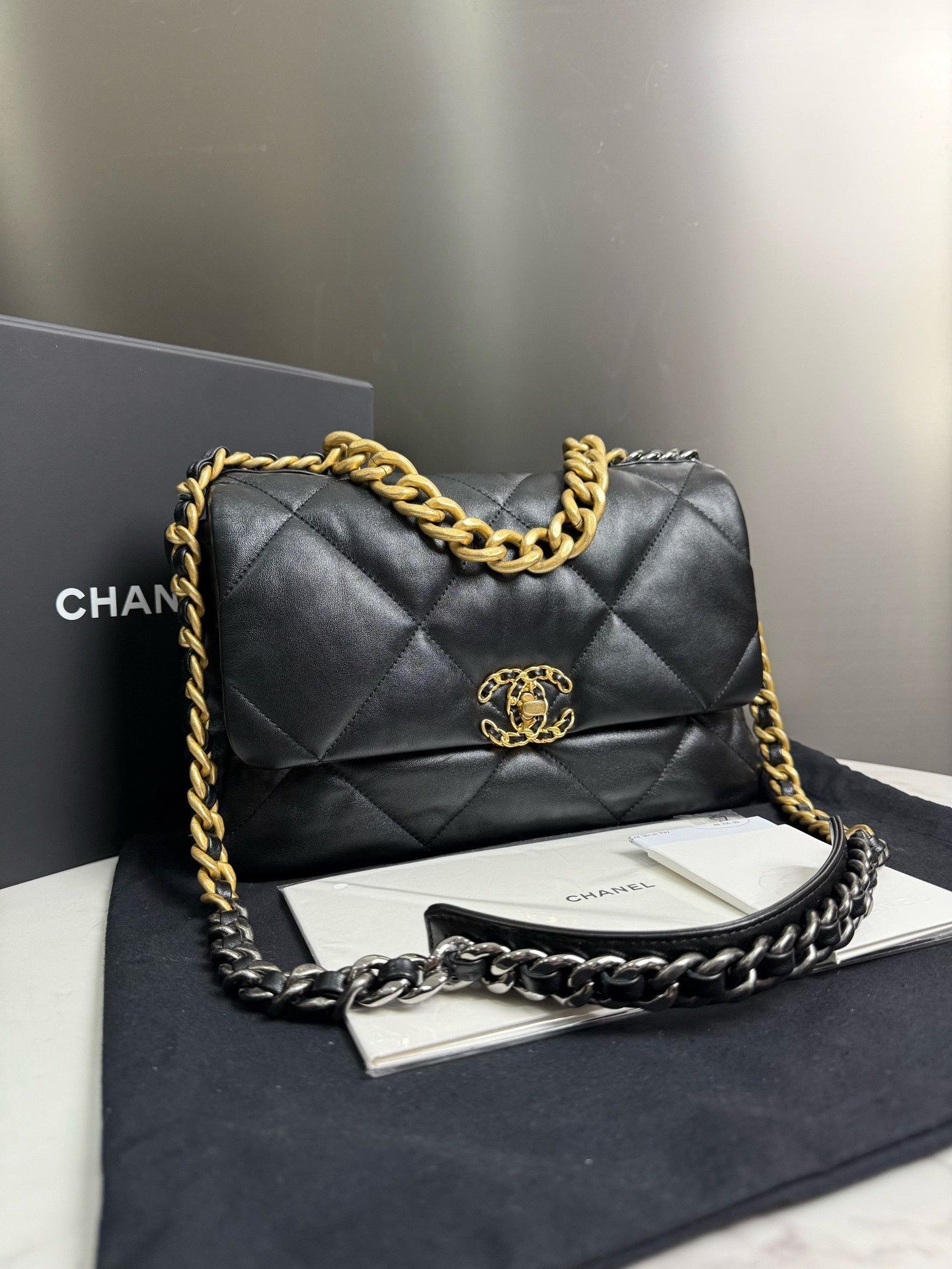 Chanel Pre-loved Bag Very good condition Size ONE SIZE - 2 Thumbnail