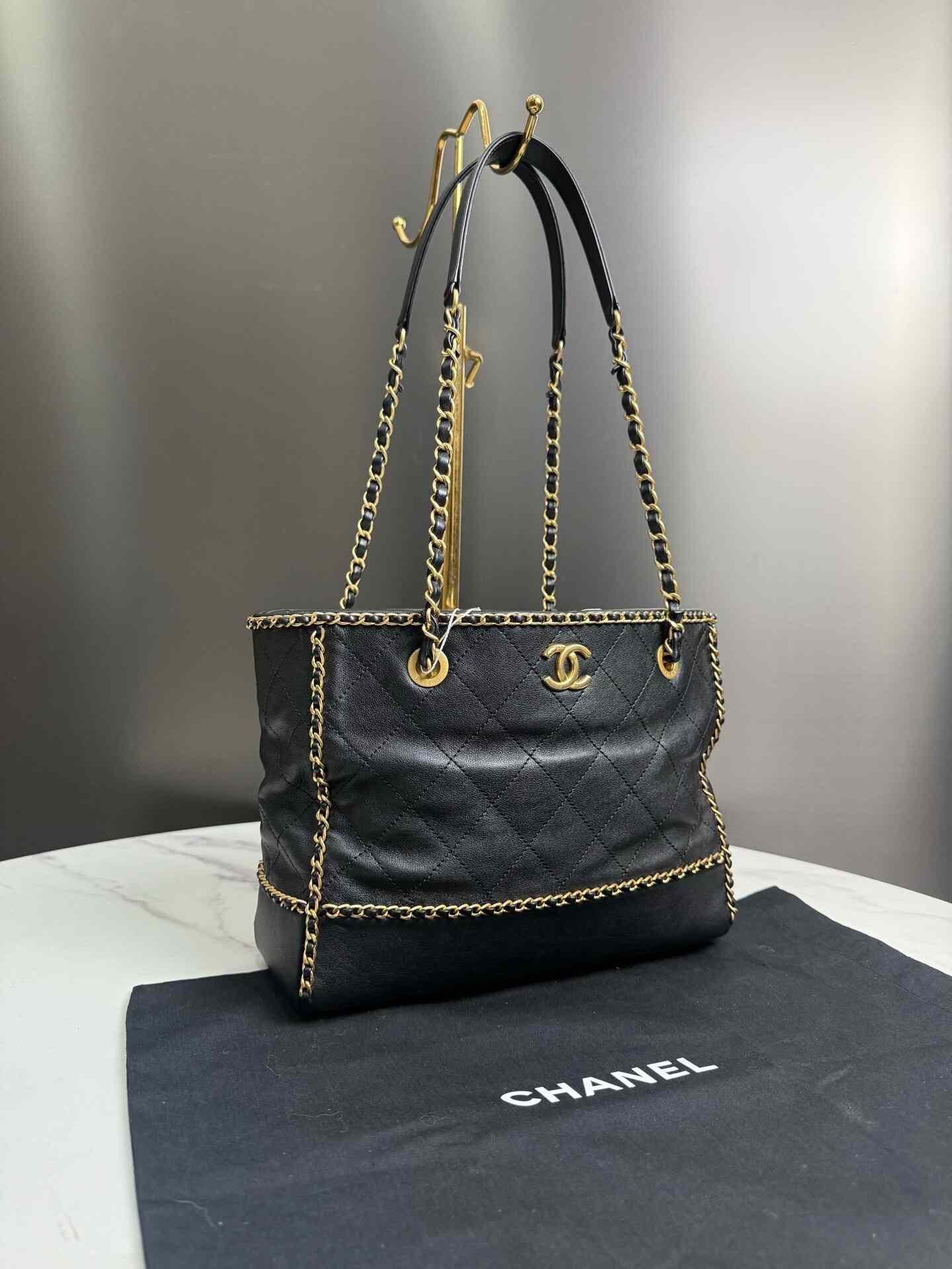 Chanel Pre-loved Bag Very good condition Size ONE SIZE - 2 Thumbnail