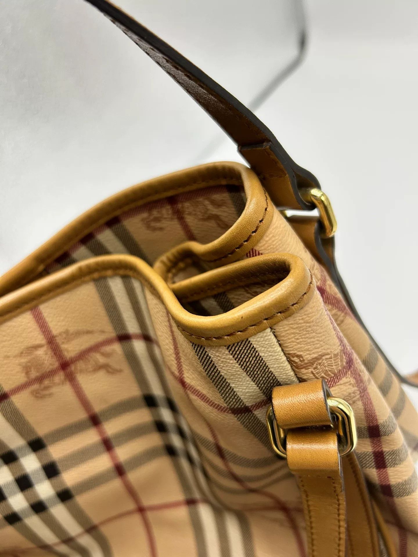 Burberry Pre-loved Bag Very good condition Size ONE SIZE - 3 Thumbnail