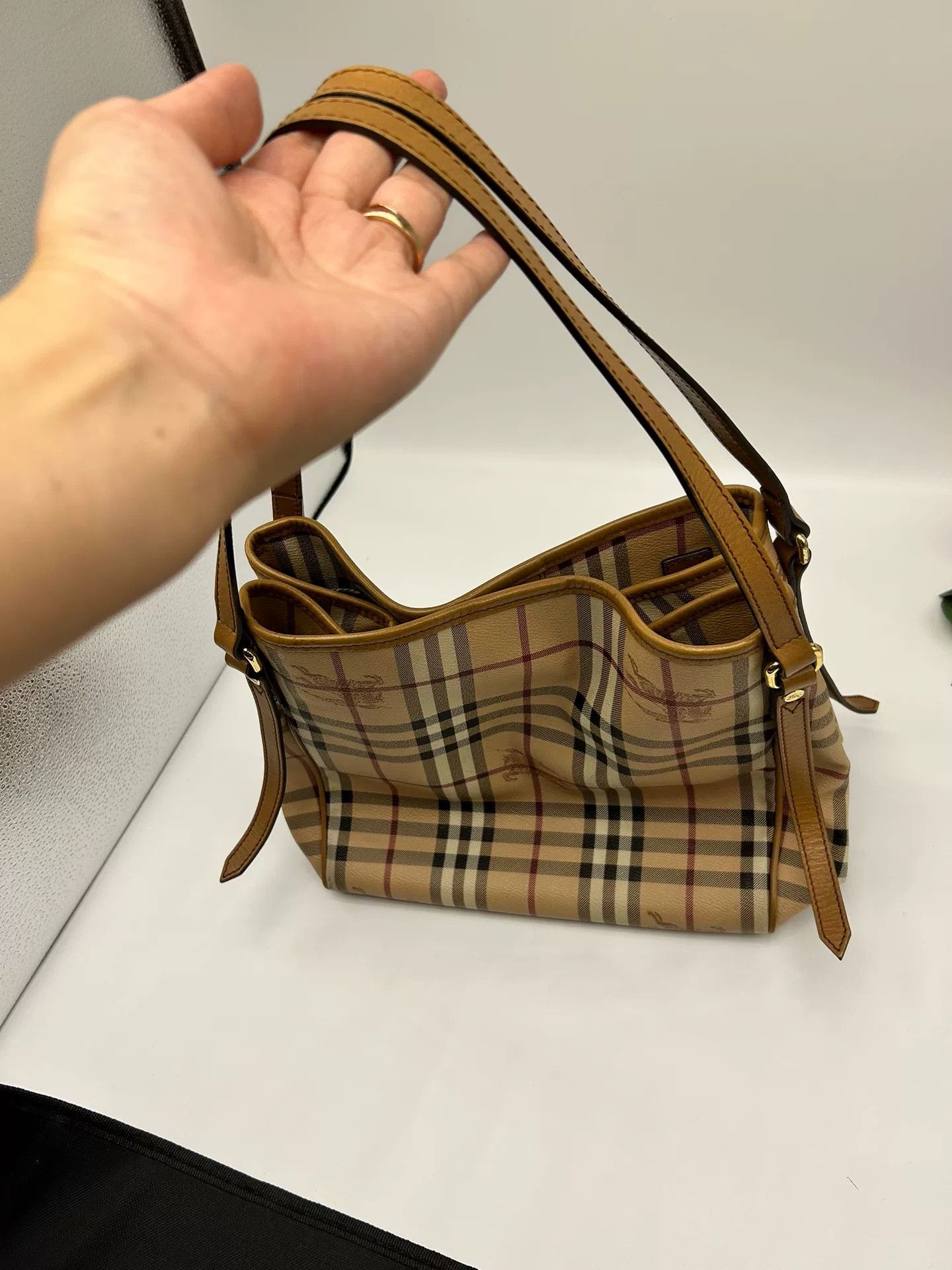Burberry Pre-loved Bag Very good condition Size ONE SIZE - 2 Thumbnail