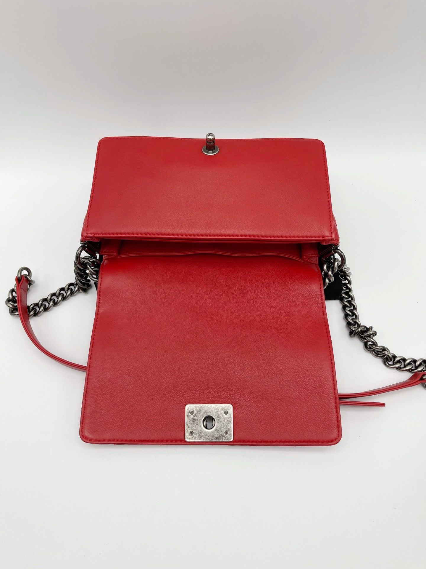 Chanel Pre-loved Bag Very good condition Size ONE SIZE - 5 Thumbnail