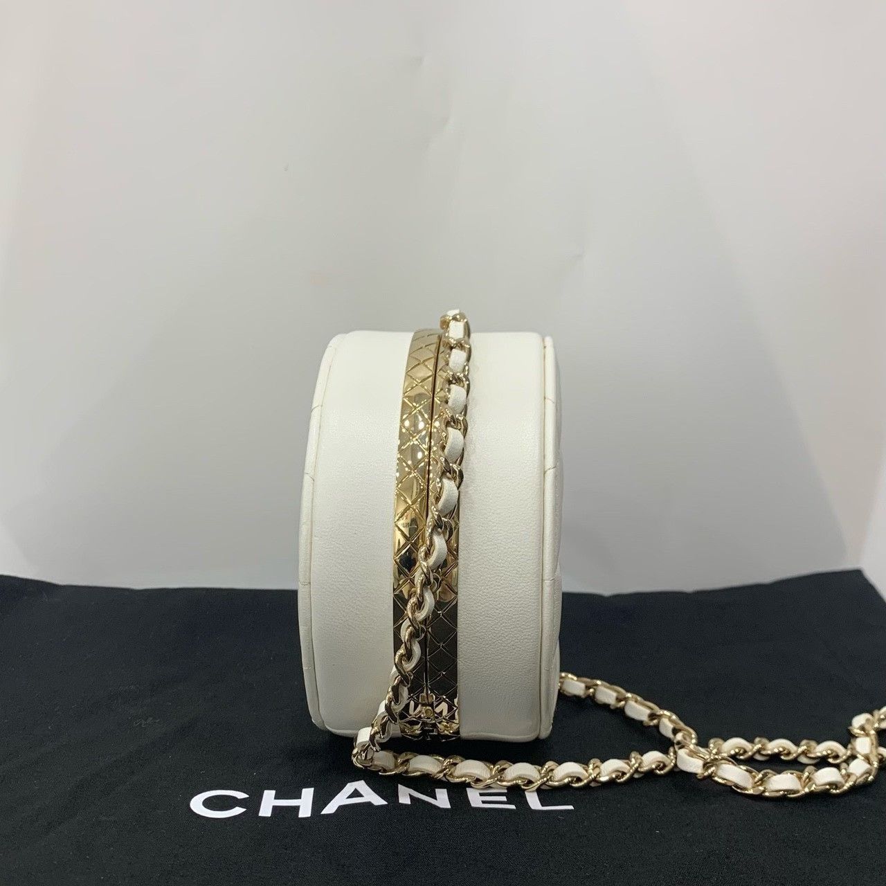 Chanel Pre-loved Bag Very good condition Size ONE SIZE - 4 Thumbnail