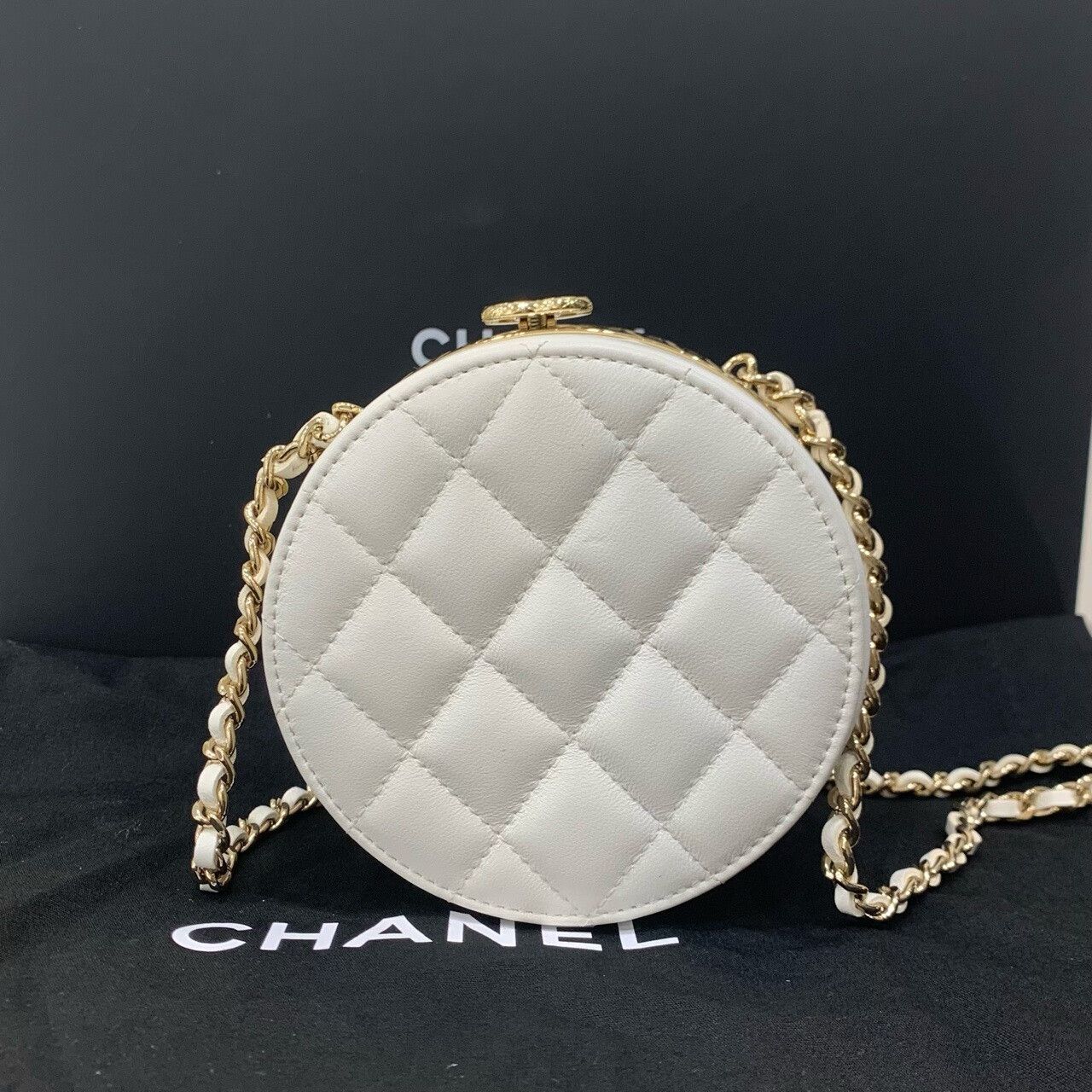 Chanel Pre-loved Bag Very good condition Size ONE SIZE - 3 Thumbnail