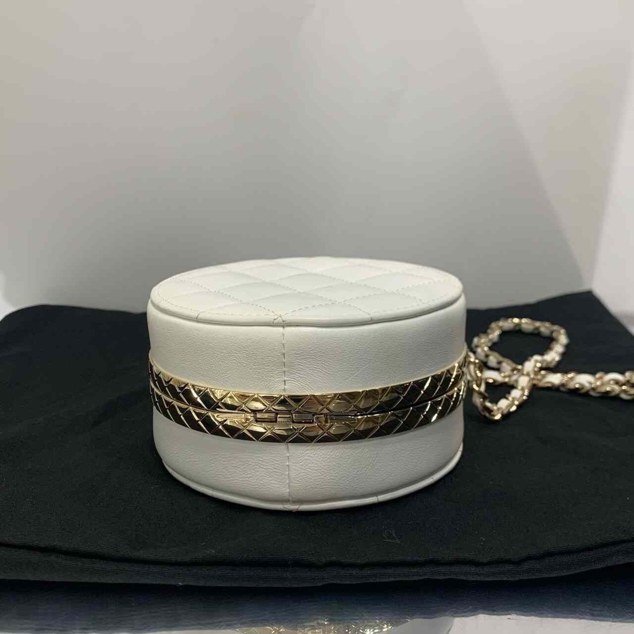 Chanel Pre-loved Bag Very good condition Size ONE SIZE - 5 Thumbnail