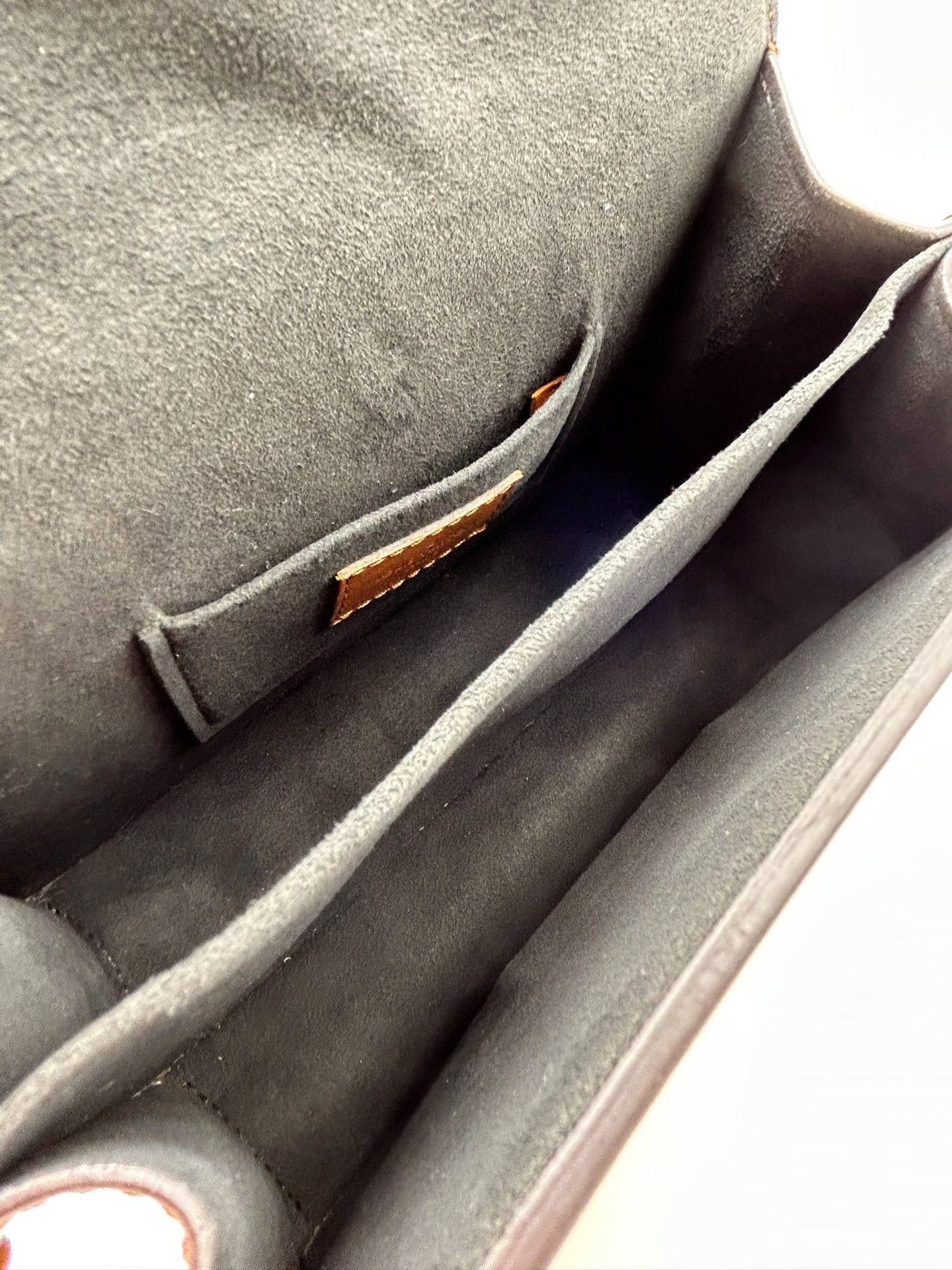 Louis Vuitton Pre-loved Bag Very good condition Size ONE SIZE - 9 Thumbnail