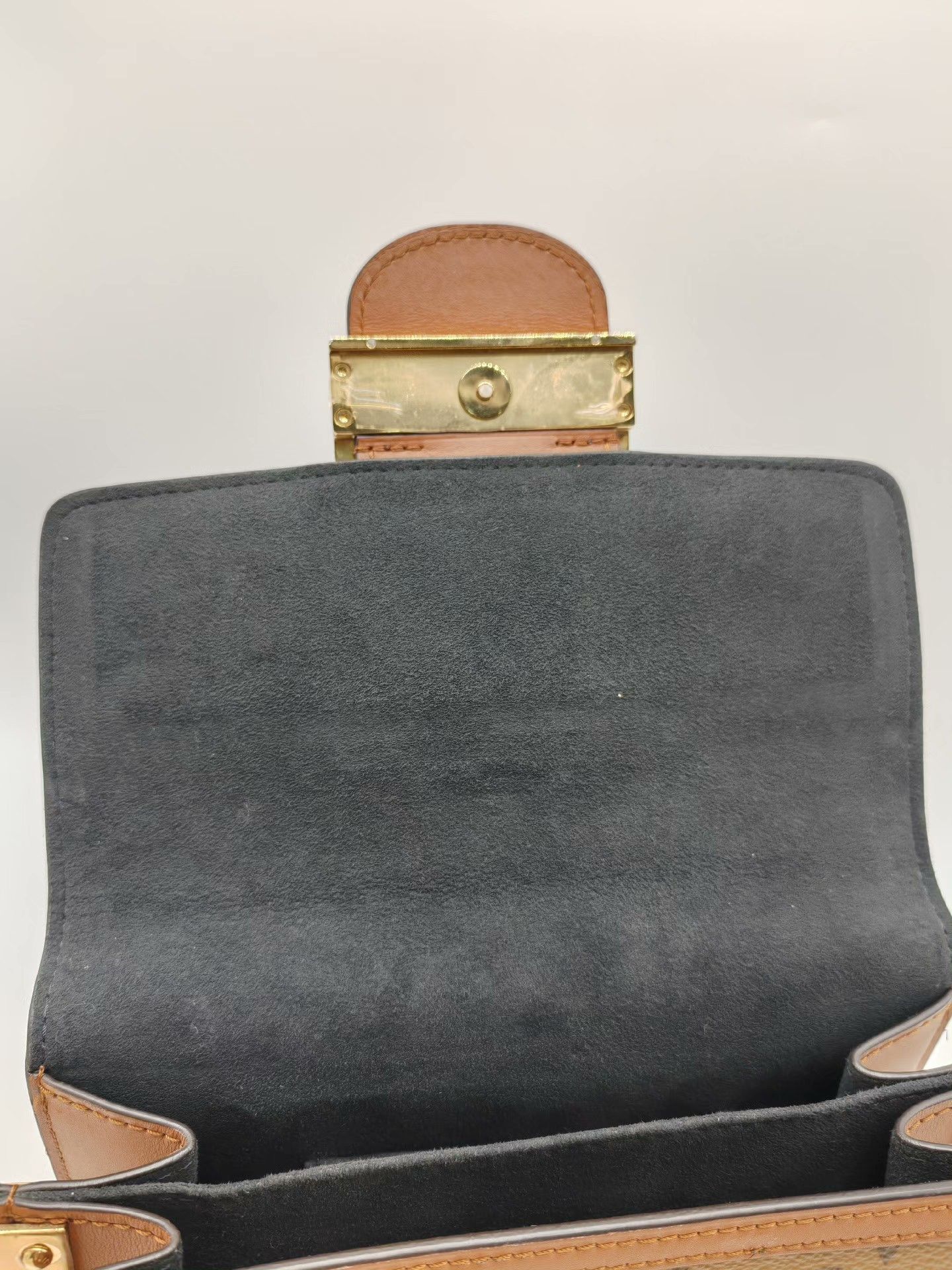 Louis Vuitton Pre-loved Bag Very good condition Size ONE SIZE - 8 Thumbnail