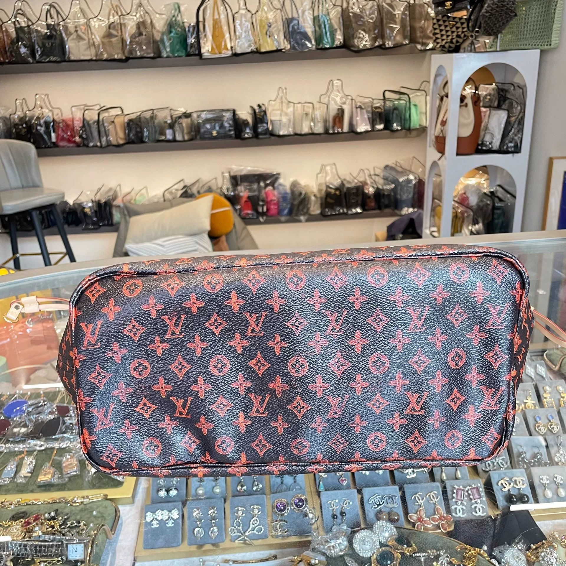 Louis Vuitton Pre-loved Bag Very good condition Size ONE SIZE - 6 Thumbnail