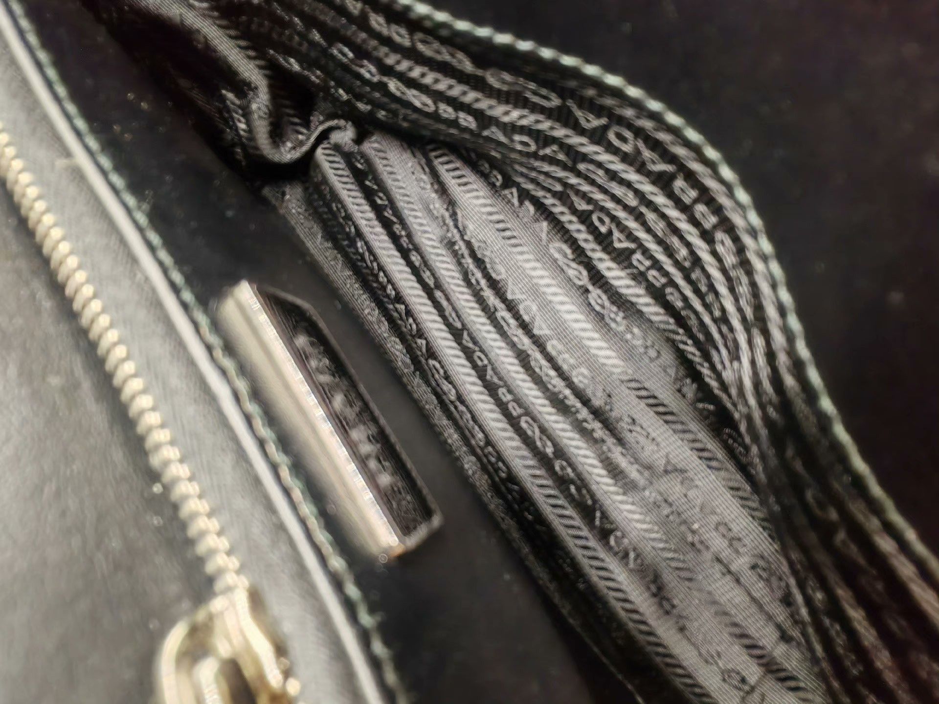 Prada Pre-loved Bag Very good condition Size ONE SIZE - 7 Thumbnail