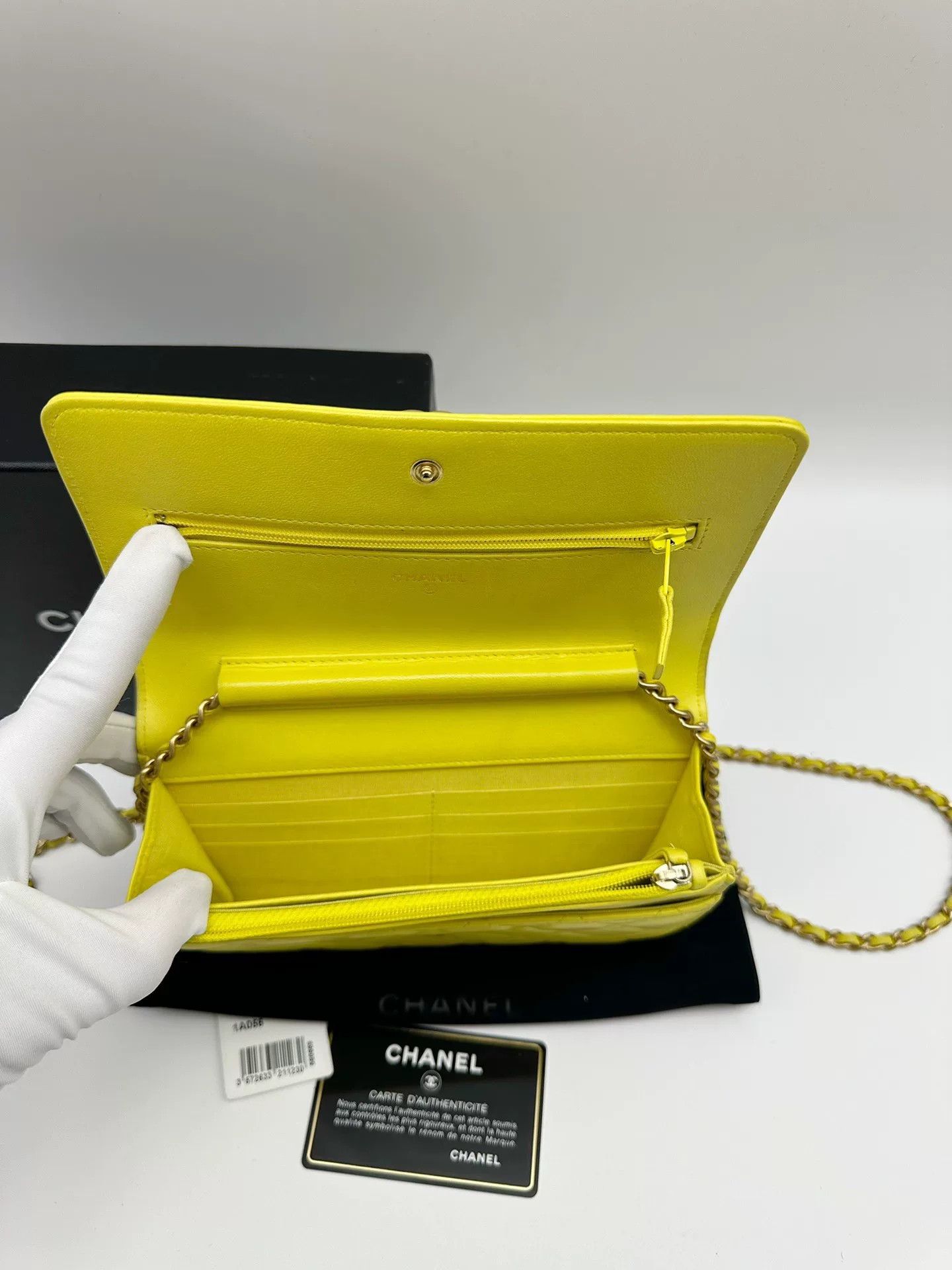 Chanel Pre-loved Bag Very good condition Size ONE SIZE - 7 Thumbnail