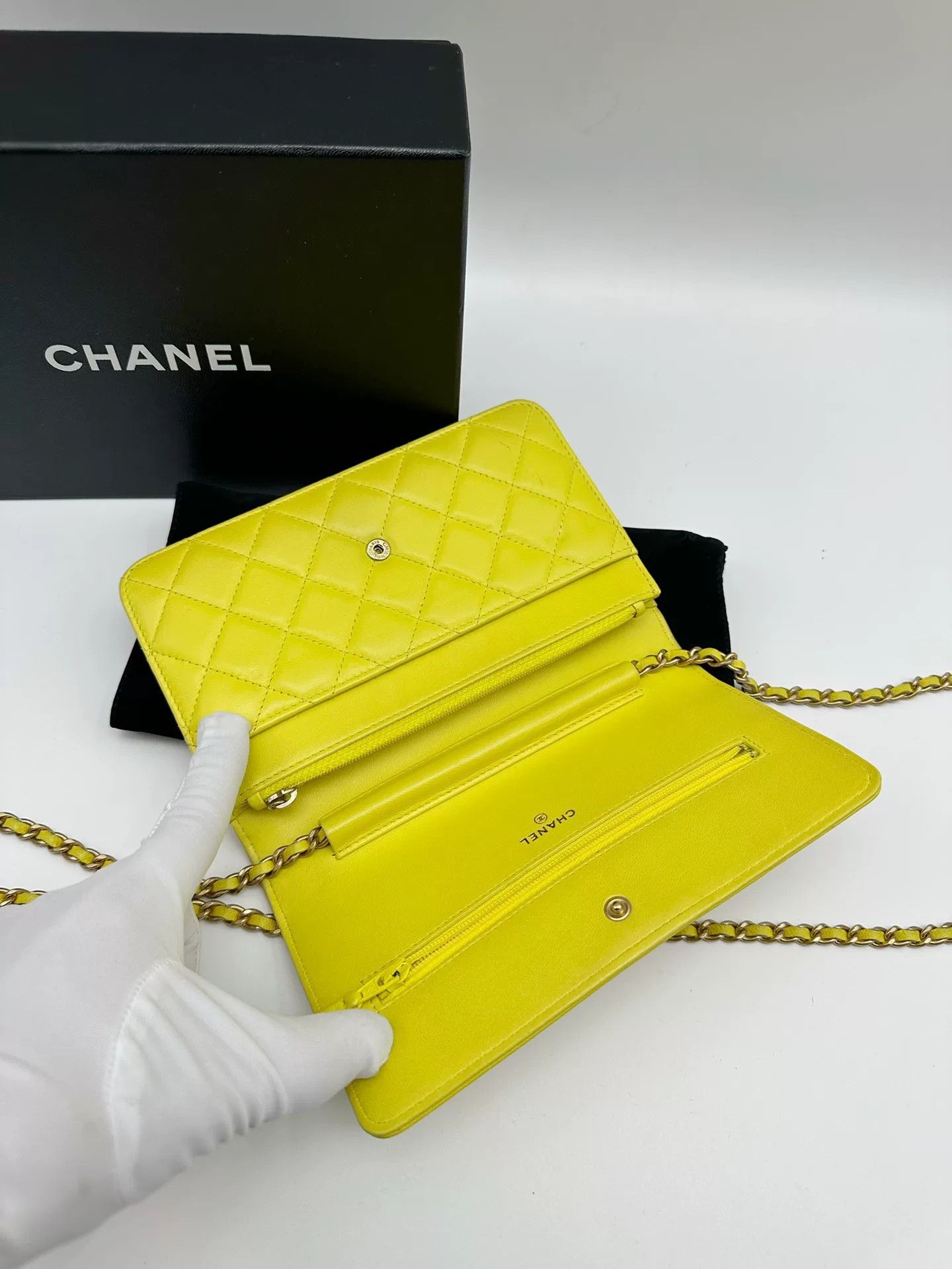 Chanel Pre-loved Bag Very good condition Size ONE SIZE - 6 Thumbnail