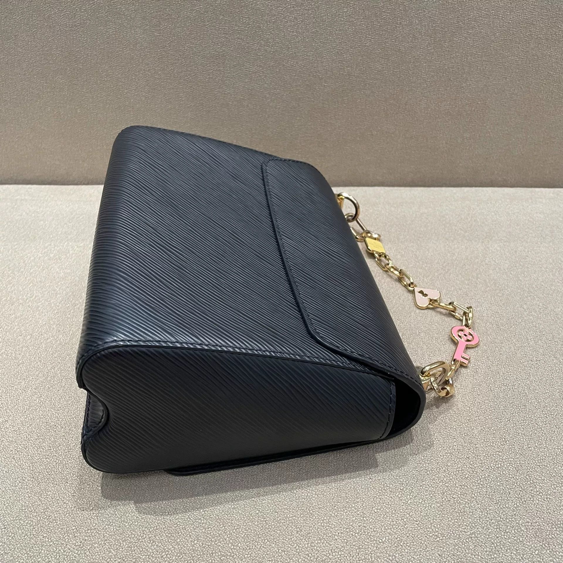 Louis Vuitton Pre-loved Bag Very good condition Size ONE SIZE - 5 Thumbnail