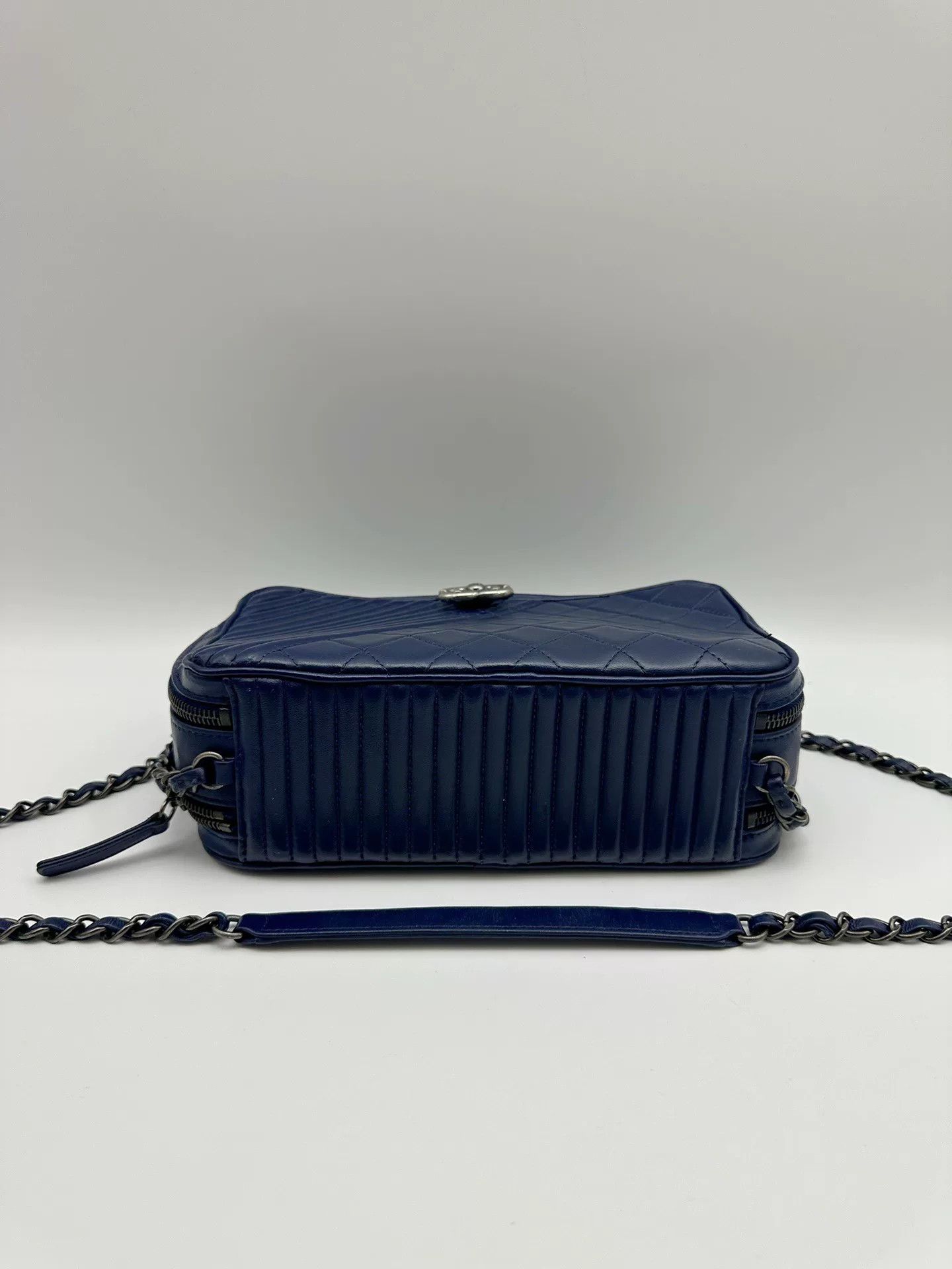 Chanel Pre-loved Bag Very good condition Size ONE SIZE - 3 Thumbnail