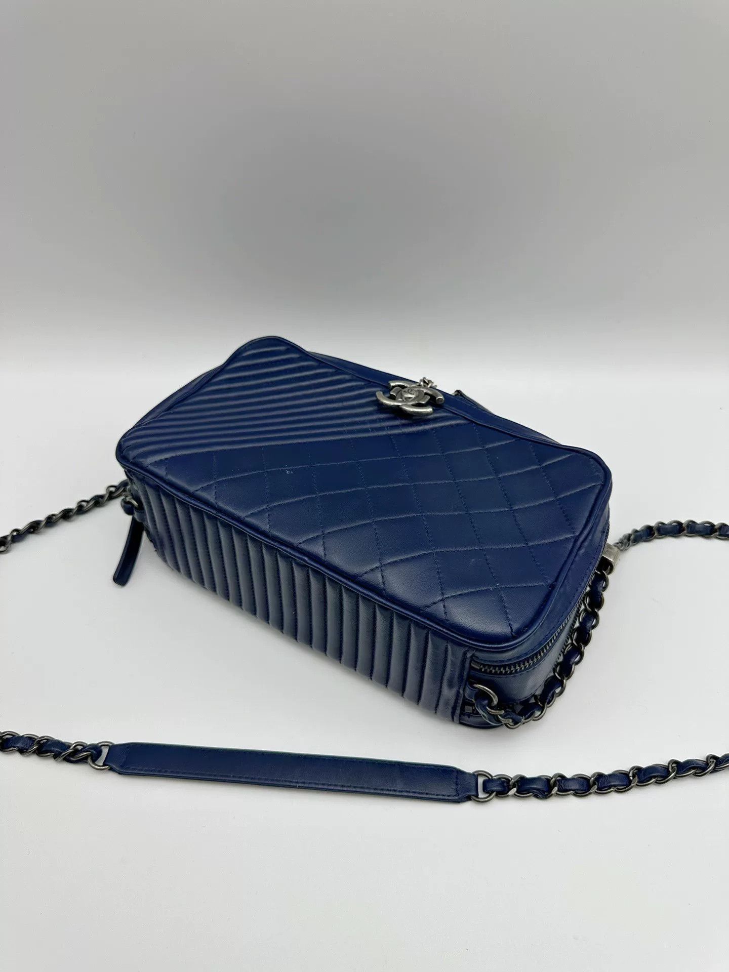 Chanel Pre-loved Bag Very good condition Size ONE SIZE - 5 Thumbnail