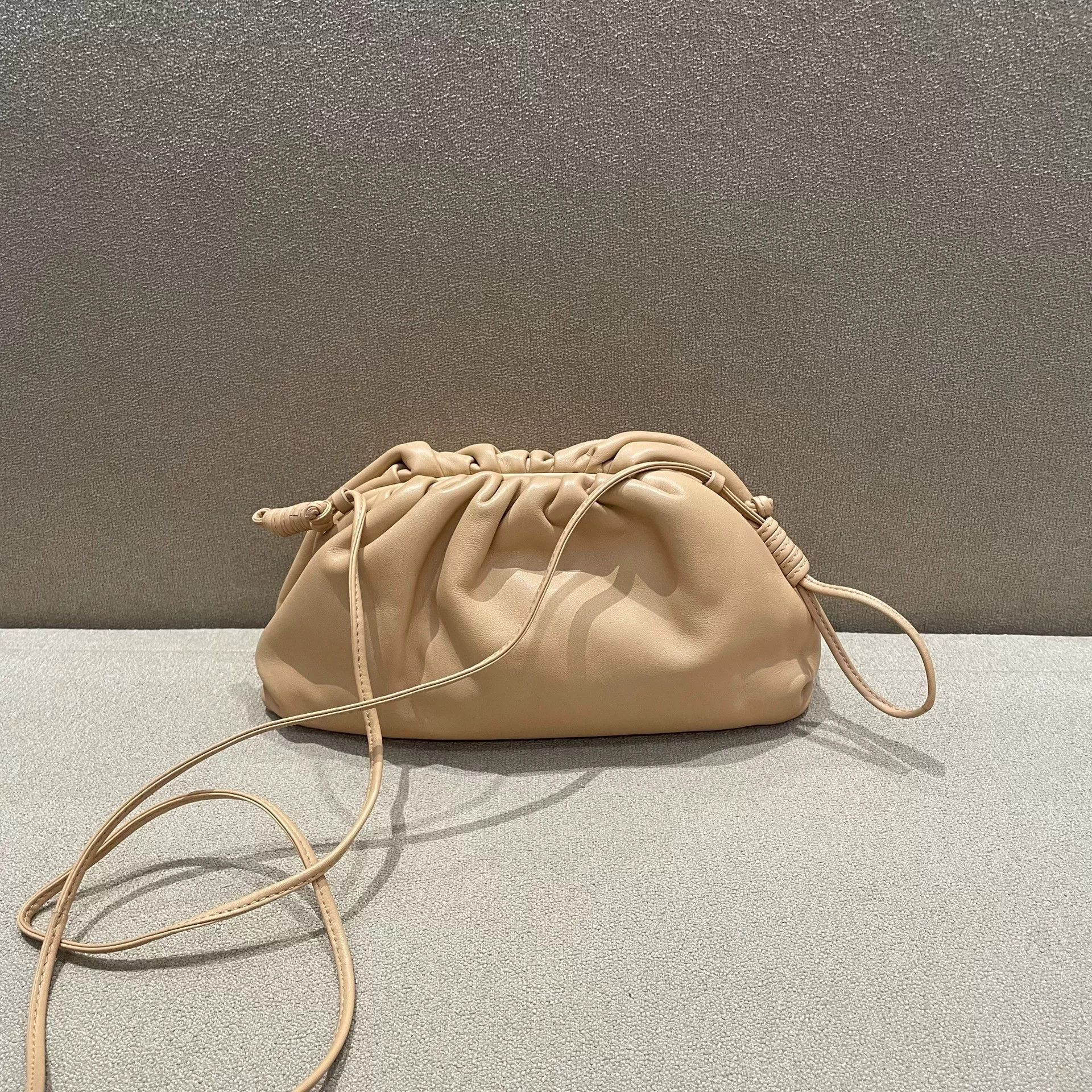 Bottega Veneta Pre-loved Bag Very good condition Size ONE SIZE - 2 Thumbnail