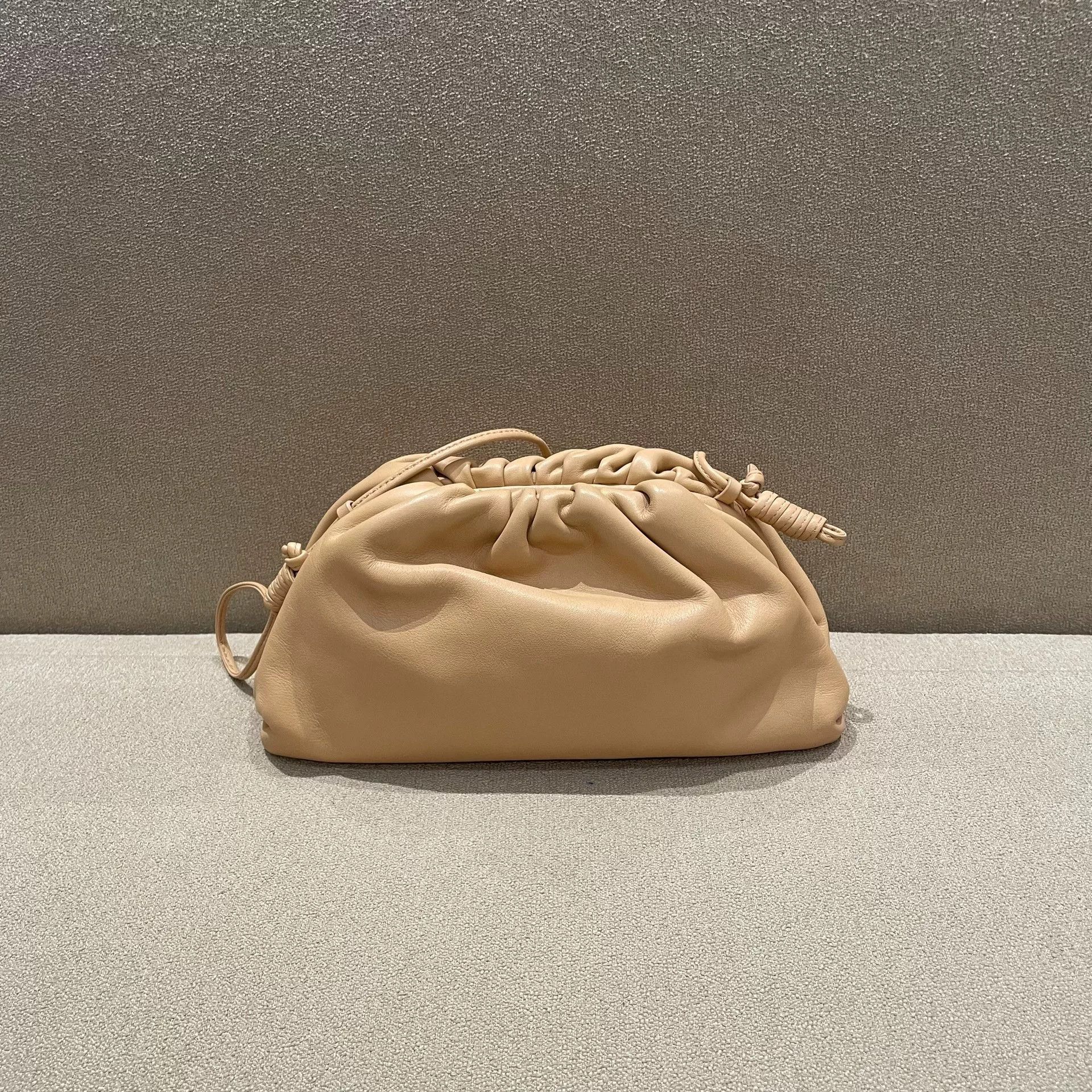 Bottega Veneta Pre-loved Bag Very good condition Size ONE SIZE - 3 Thumbnail