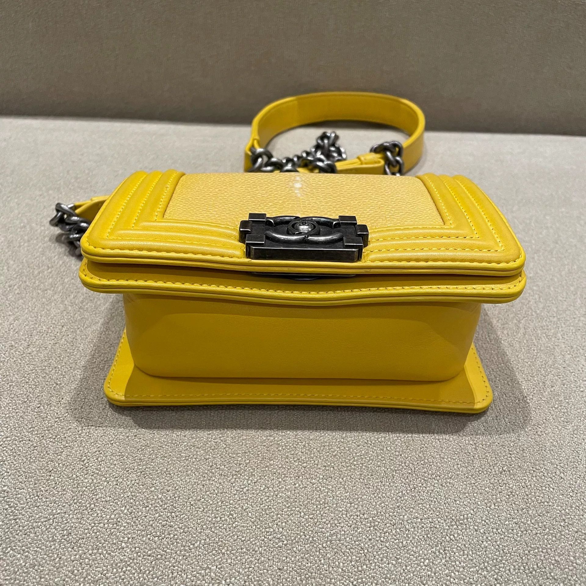 Chanel Pre-loved Bag Very good condition Size ONE SIZE - 5 Thumbnail