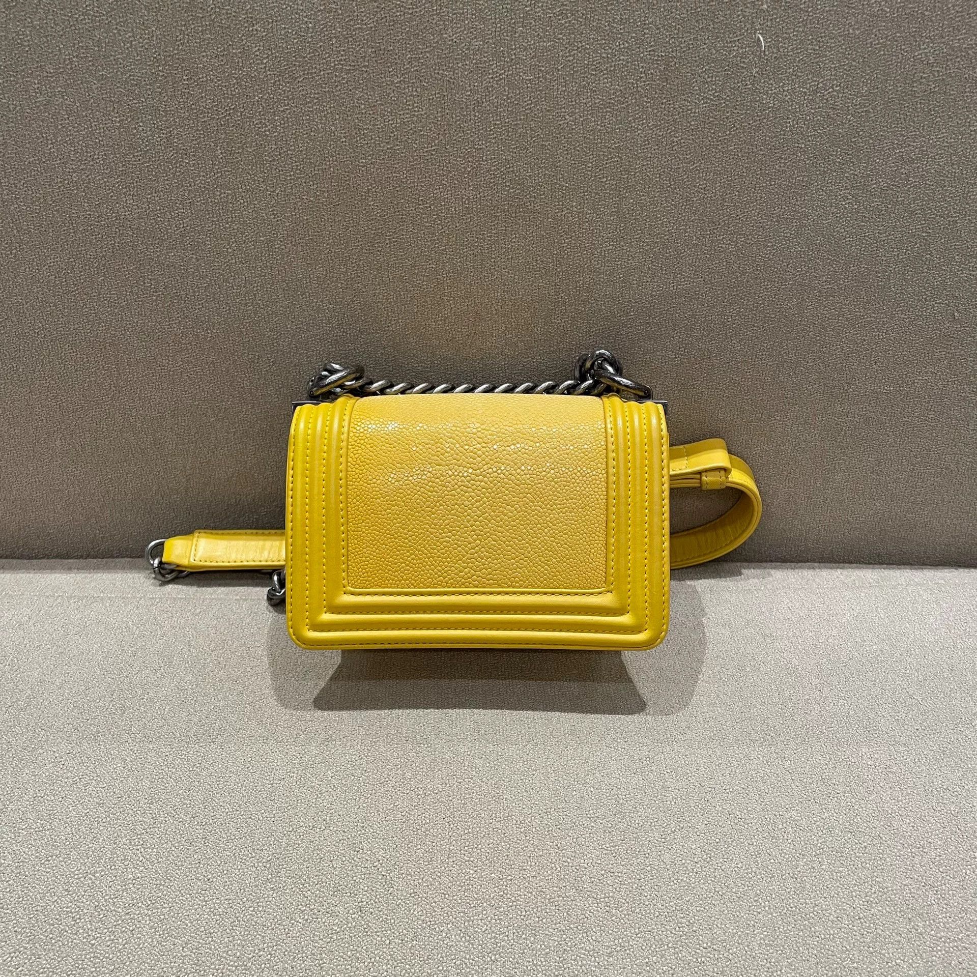 Chanel Pre-loved Bag Very good condition Size ONE SIZE - 2 Thumbnail