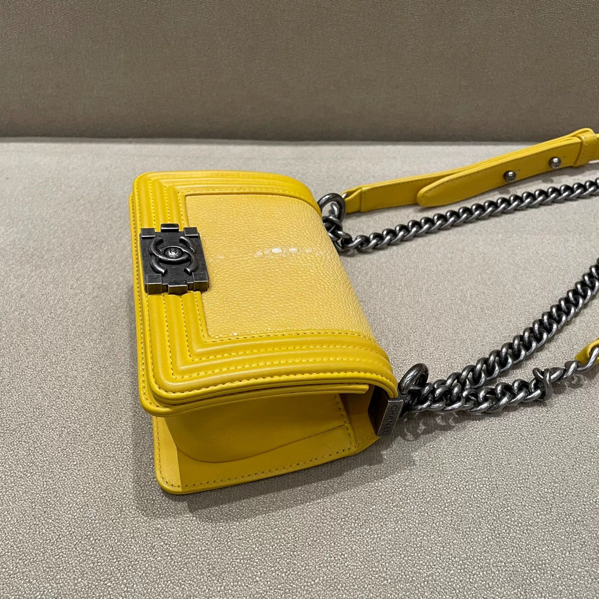 Chanel Pre-loved Bag Very good condition Size ONE SIZE - 3 Thumbnail
