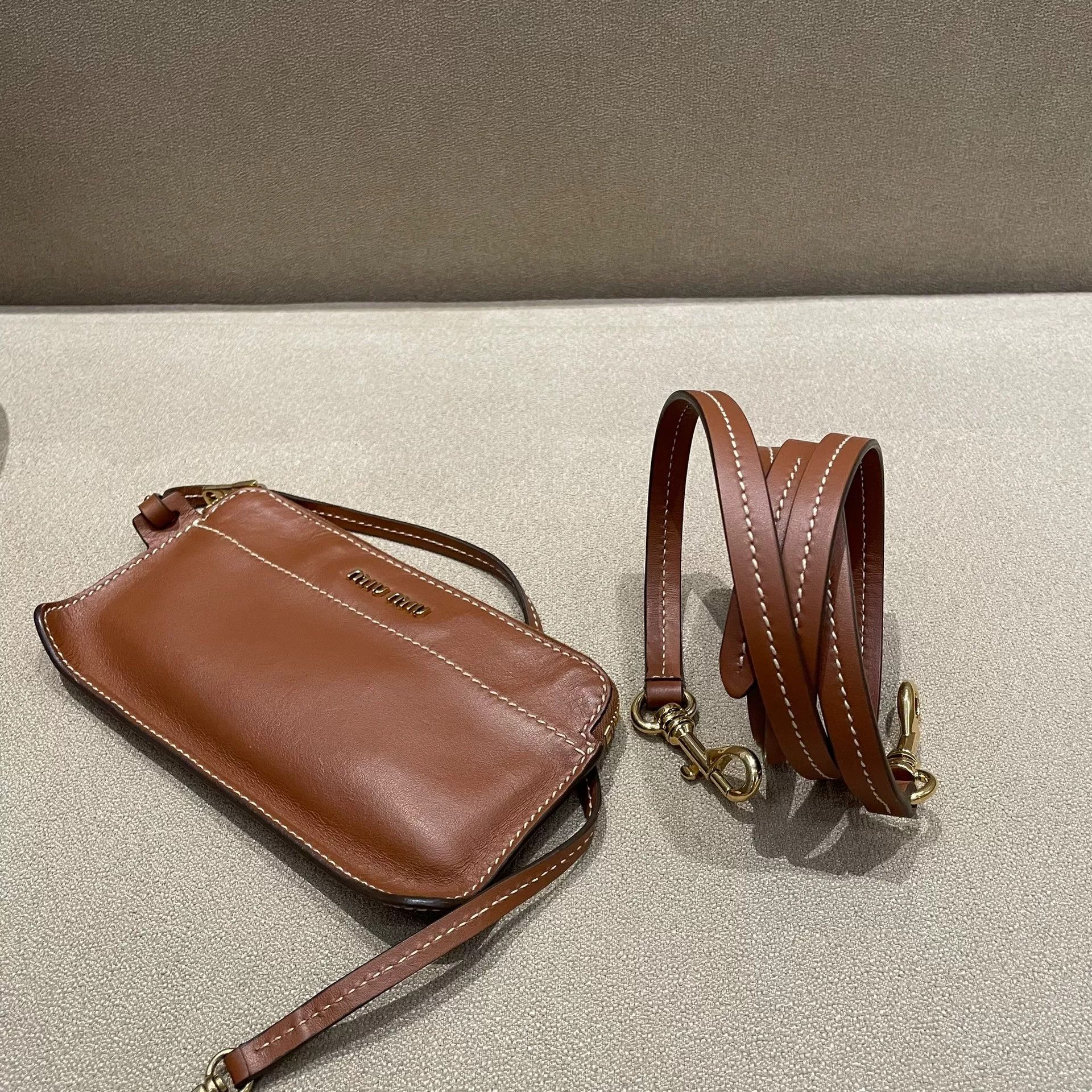 Miu Miu Pre-loved Bag Very good condition Size ONE SIZE - 8 Thumbnail